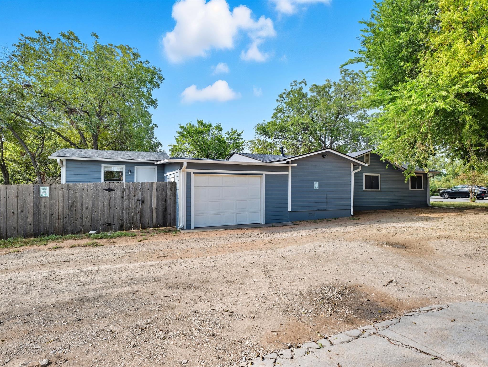 2205 Coleto St, Austin, TX 78722