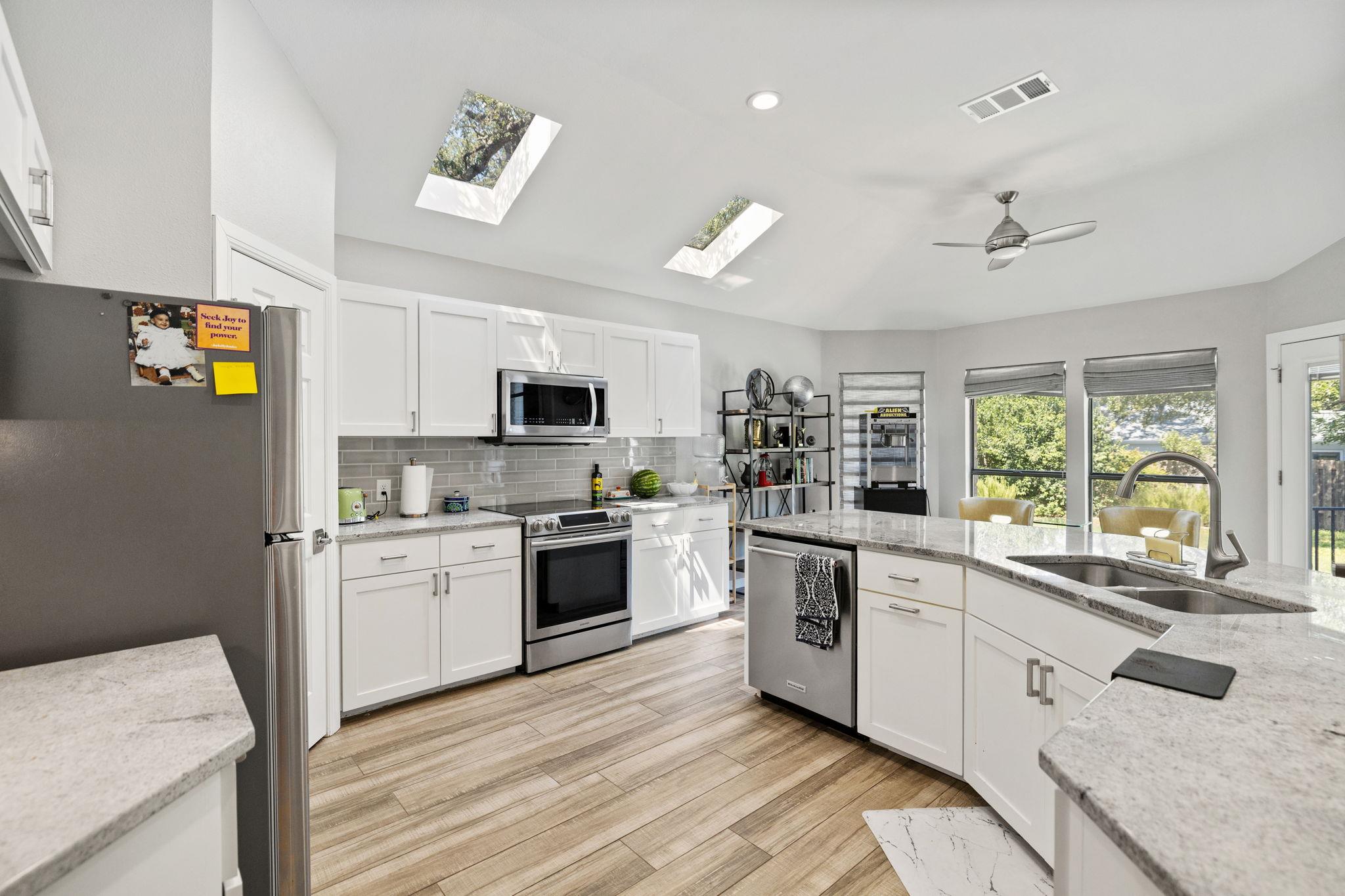 103 Ajuga Ct, Lakeway, TX 78734