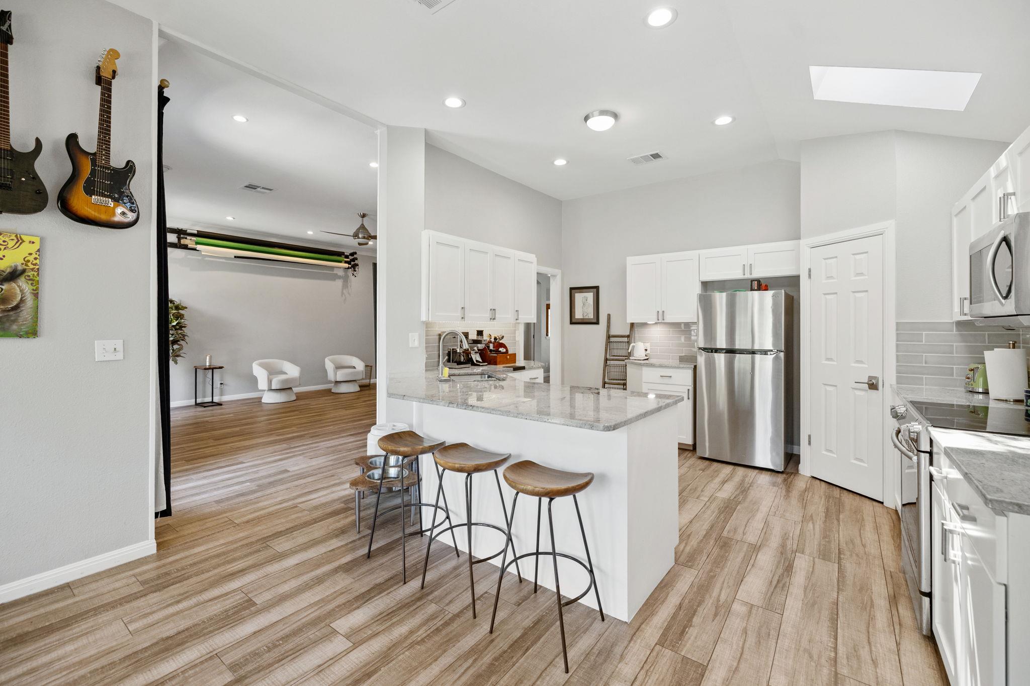 103 Ajuga Ct, Lakeway, TX 78734