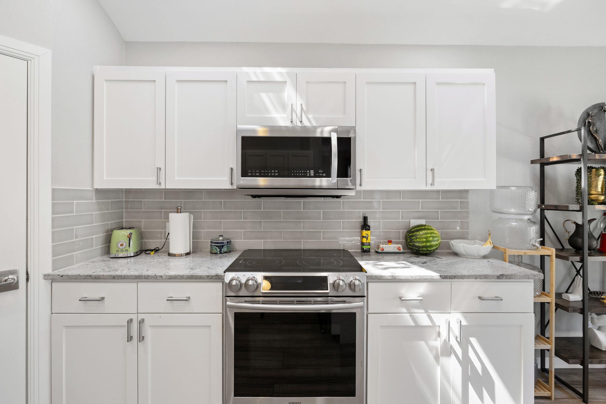 103 Ajuga Ct, Lakeway, TX 78734