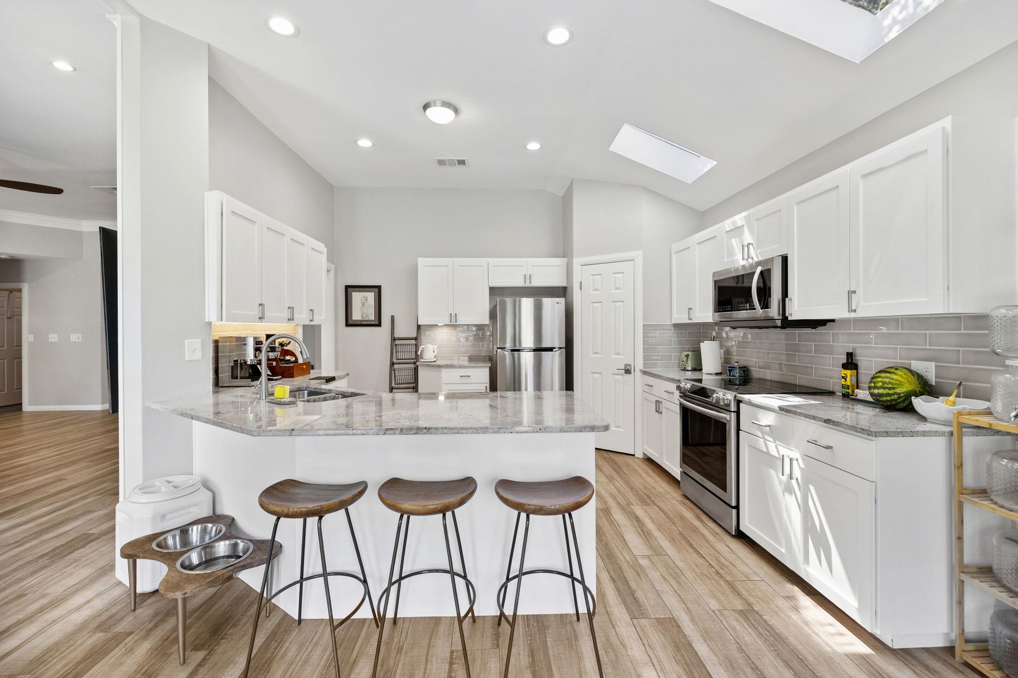 103 Ajuga Ct, Lakeway, TX 78734