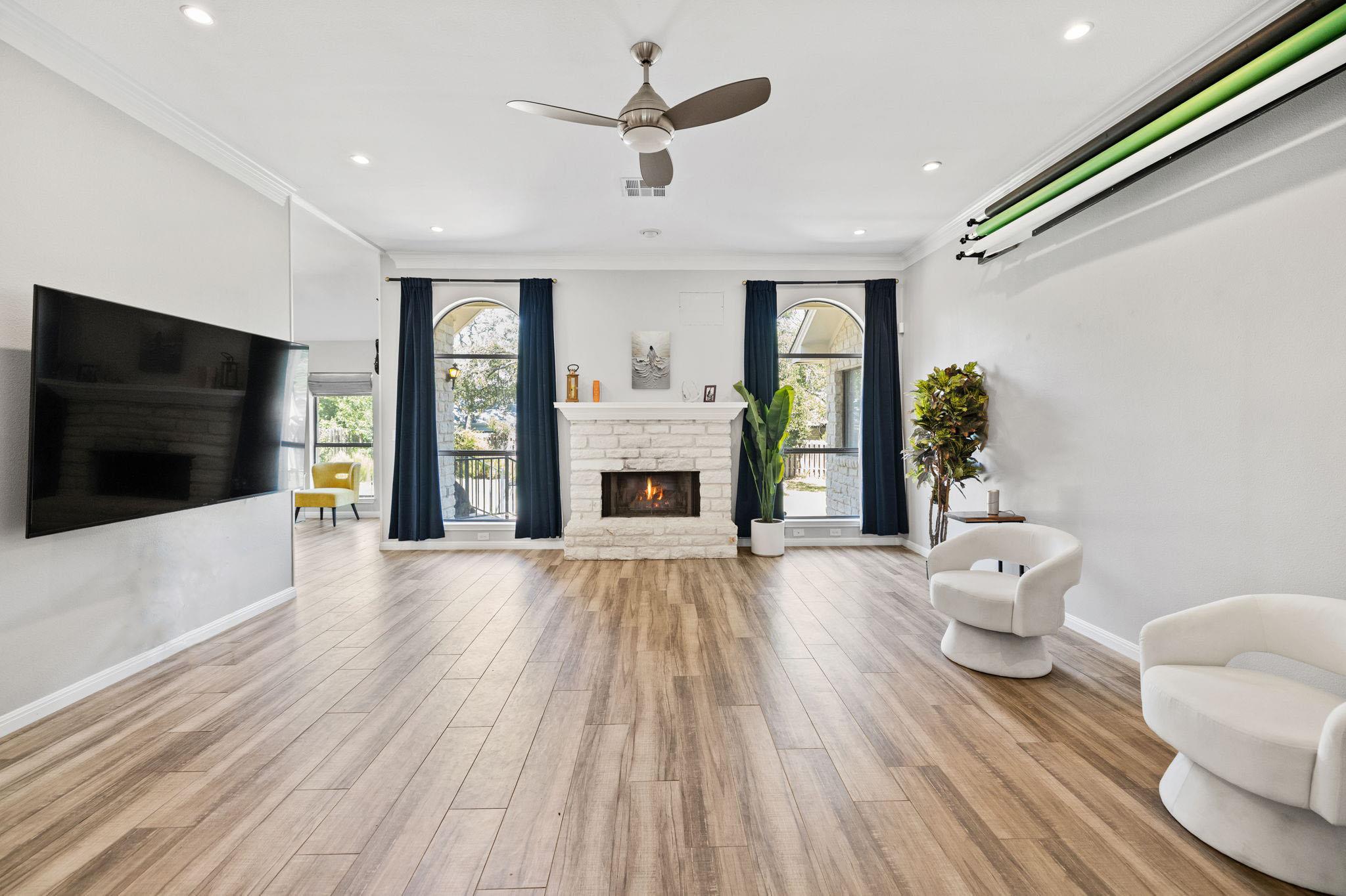 103 Ajuga Ct, Lakeway, TX 78734