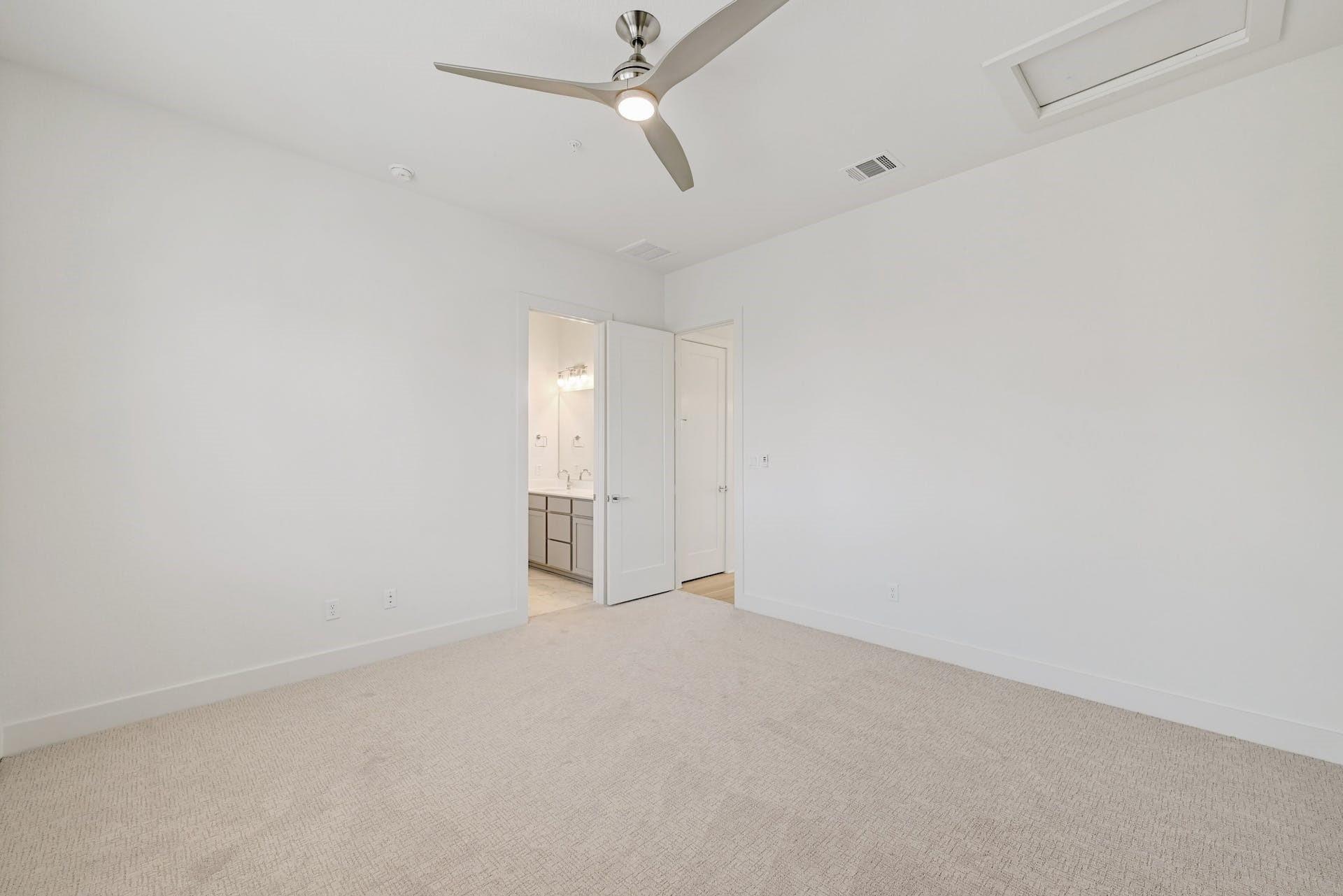 2050 Lohmans Spur # 1801, Lakeway, TX 78734