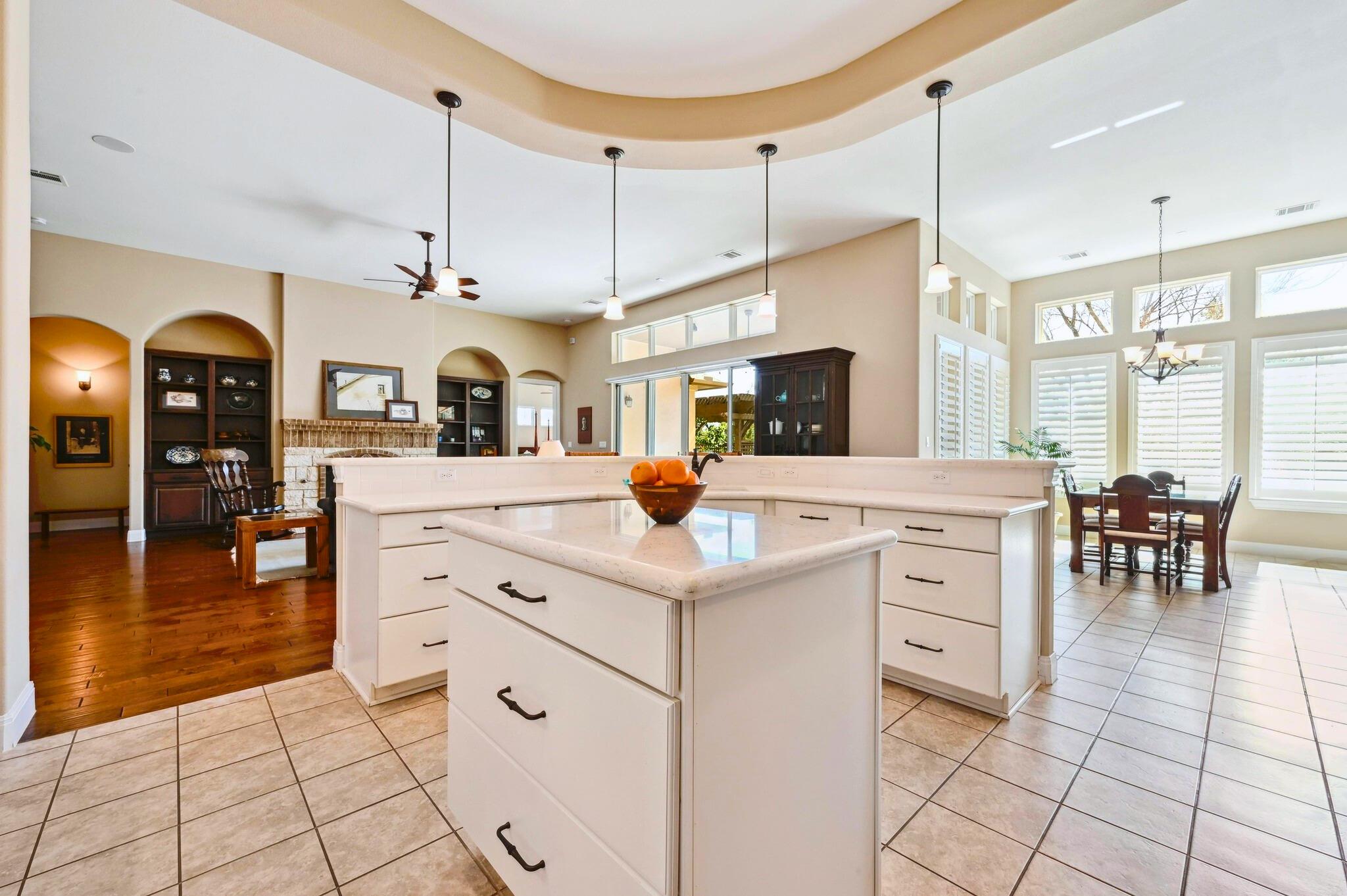 114 Hazelnut Ct, Driftwood, TX 78619