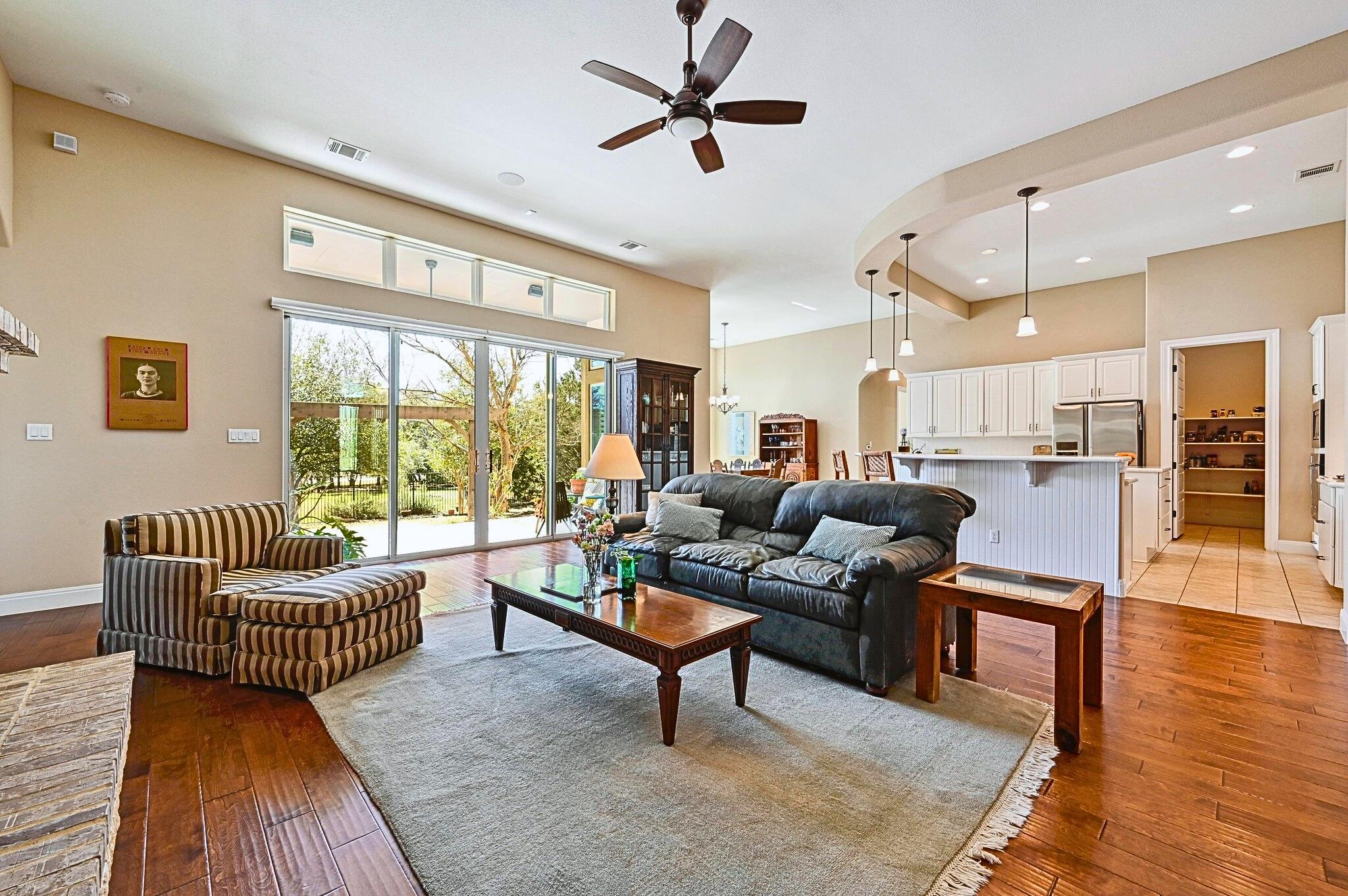 114 Hazelnut Ct, Driftwood, TX 78619