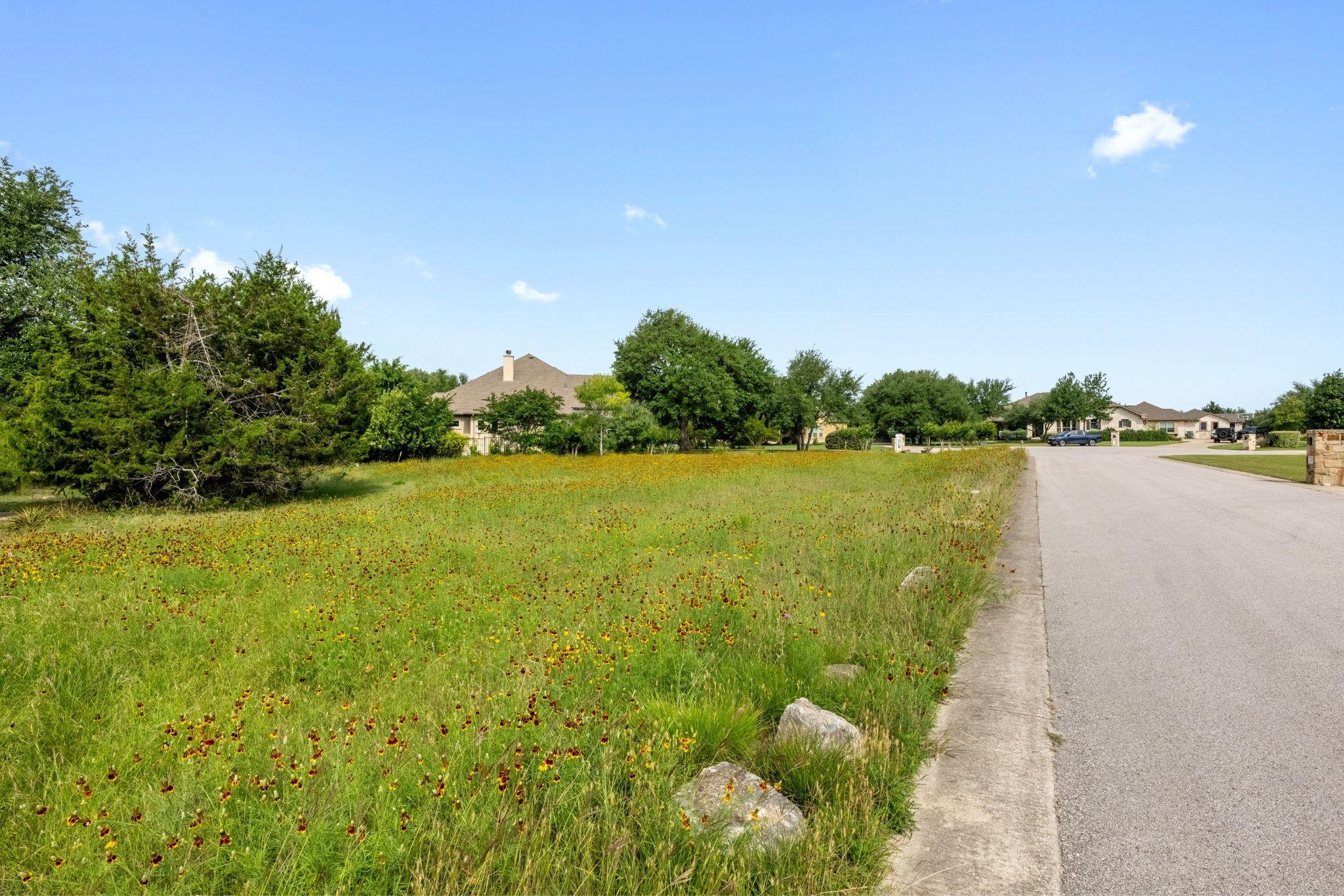 114 Hazelnut Ct, Driftwood, TX 78619