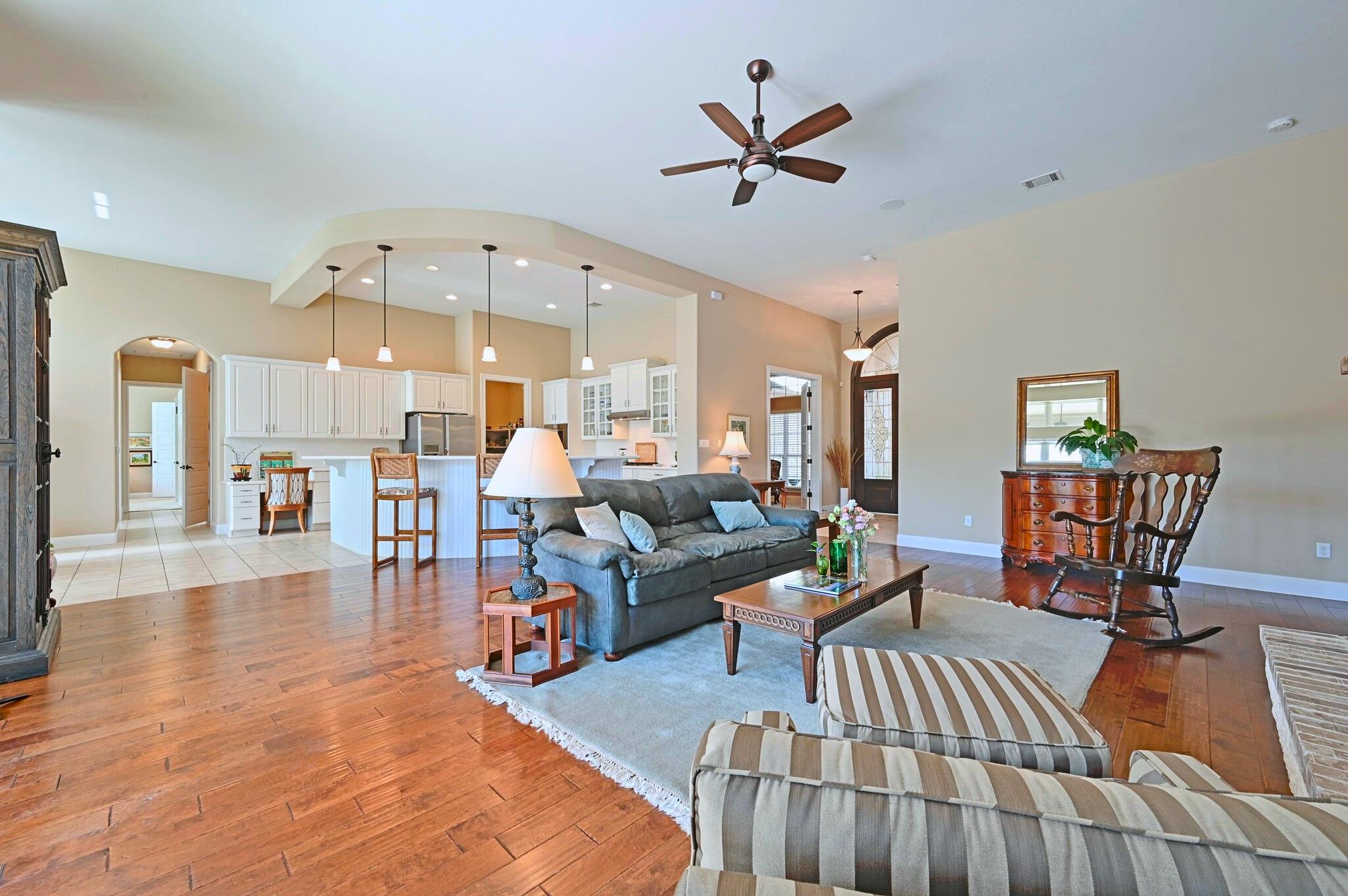 114 Hazelnut Ct, Driftwood, TX 78619