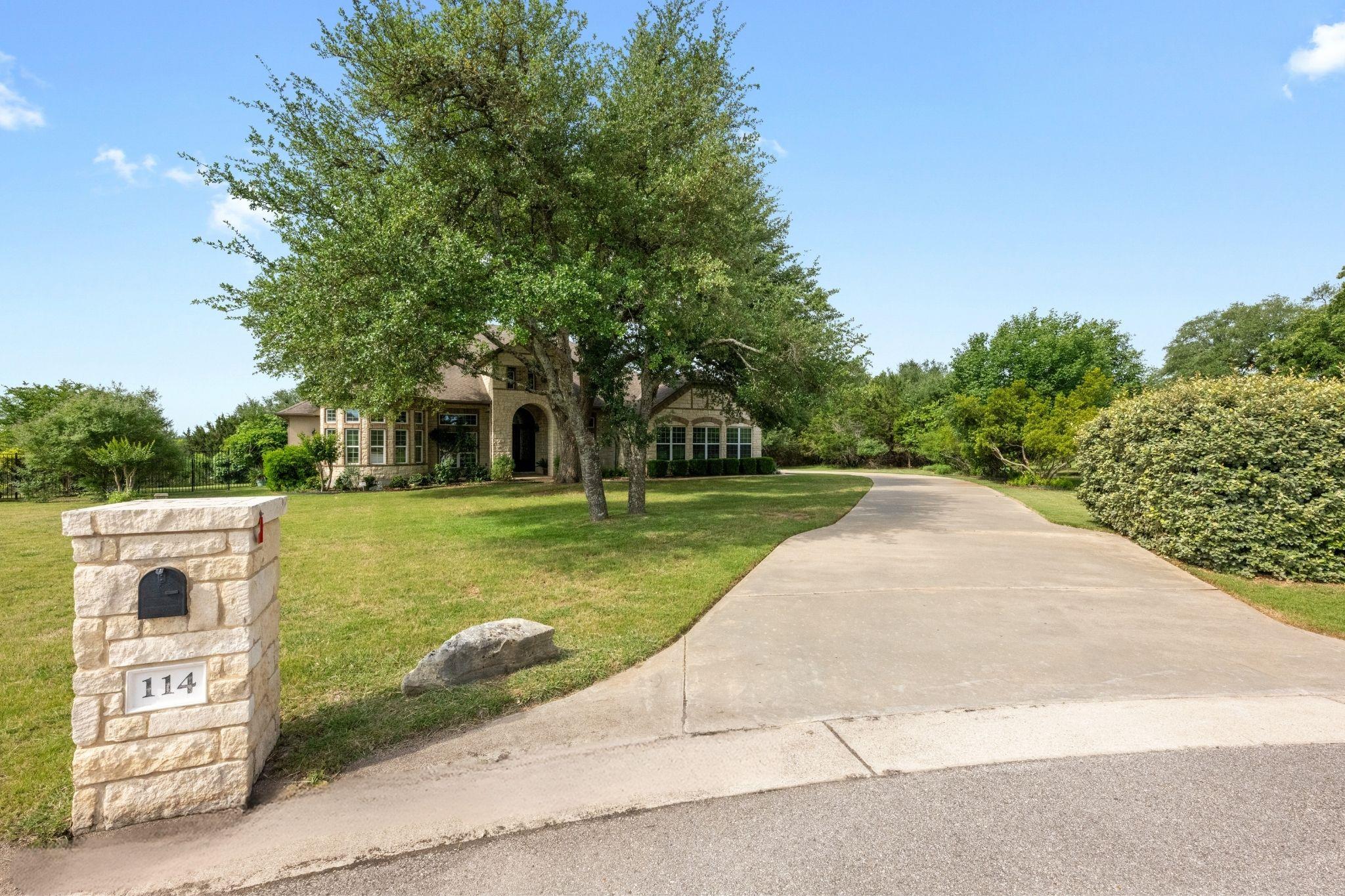 114 Hazelnut Ct, Driftwood, TX 78619