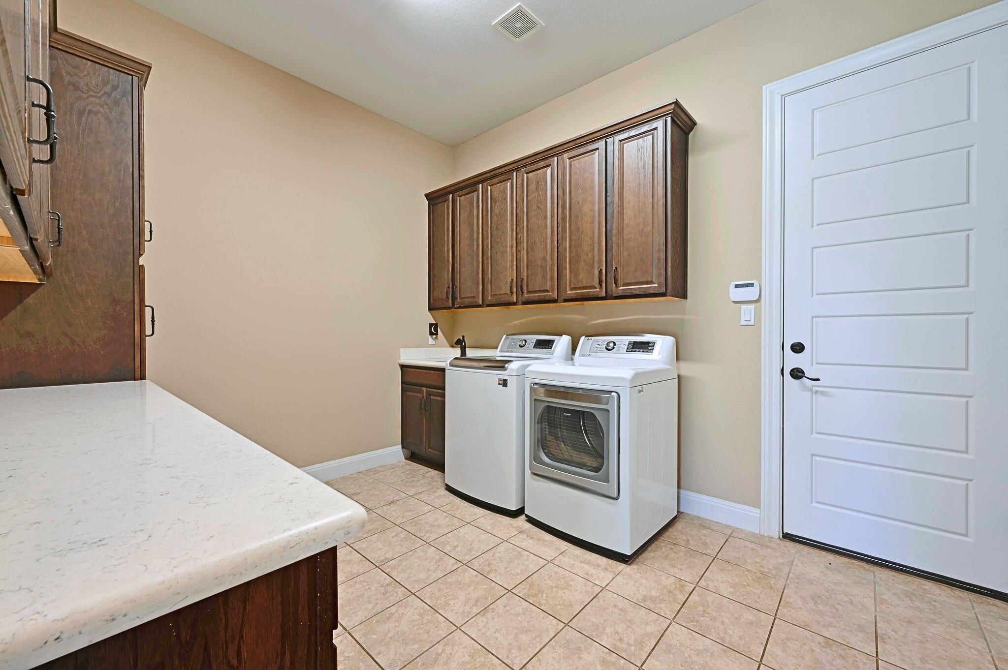 114 Hazelnut Ct, Driftwood, TX 78619