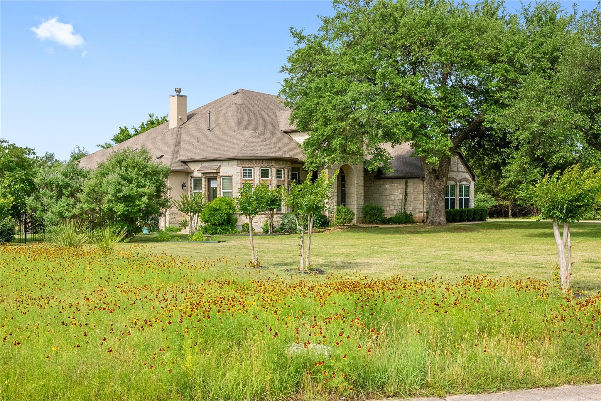 114 Hazelnut Ct, Driftwood, TX 78619