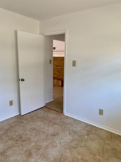 403 Kruse Loop, Lakehills, TX 78063