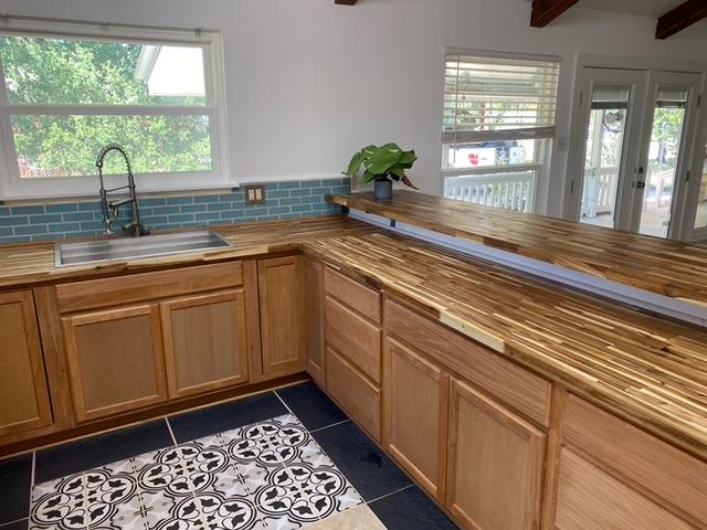 403 Kruse Loop, Lakehills, TX 78063