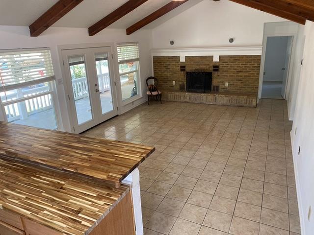 403 Kruse Loop, Lakehills, TX 78063