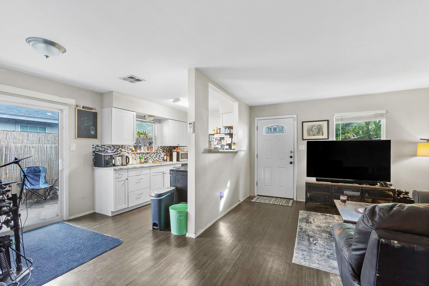 2003 Conestoga Trl # B, Austin, TX 78744