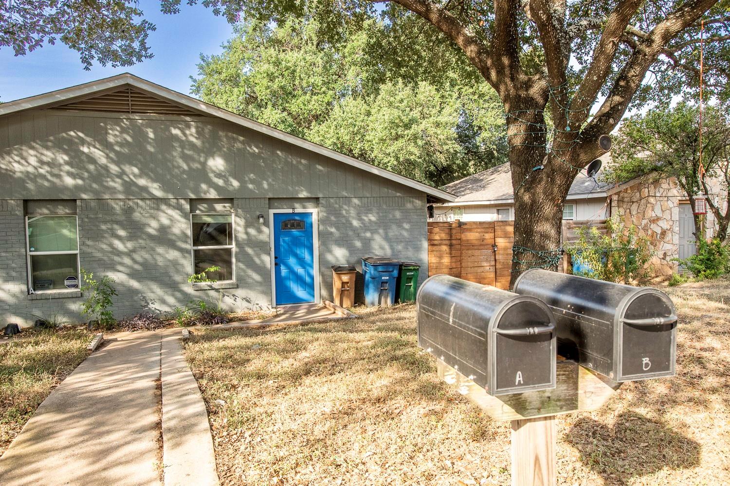 2003 Conestoga Trl # B, Austin, TX 78744