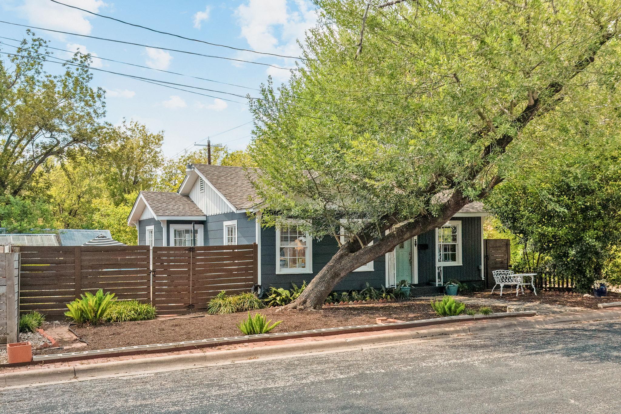 305 E 50th St, Austin, TX 78751