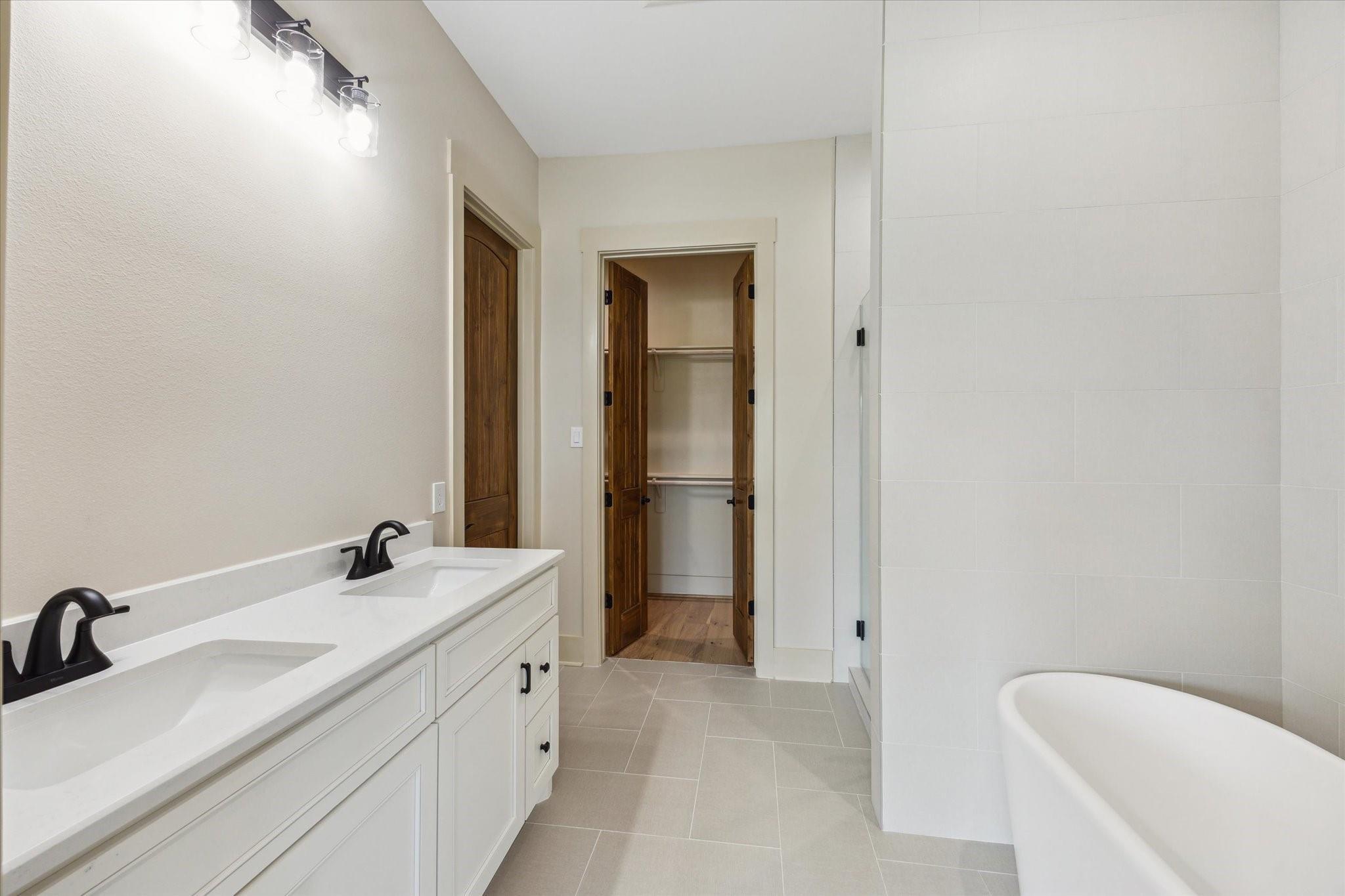 2130 Hartfield Rd, Round Top, TX 78954