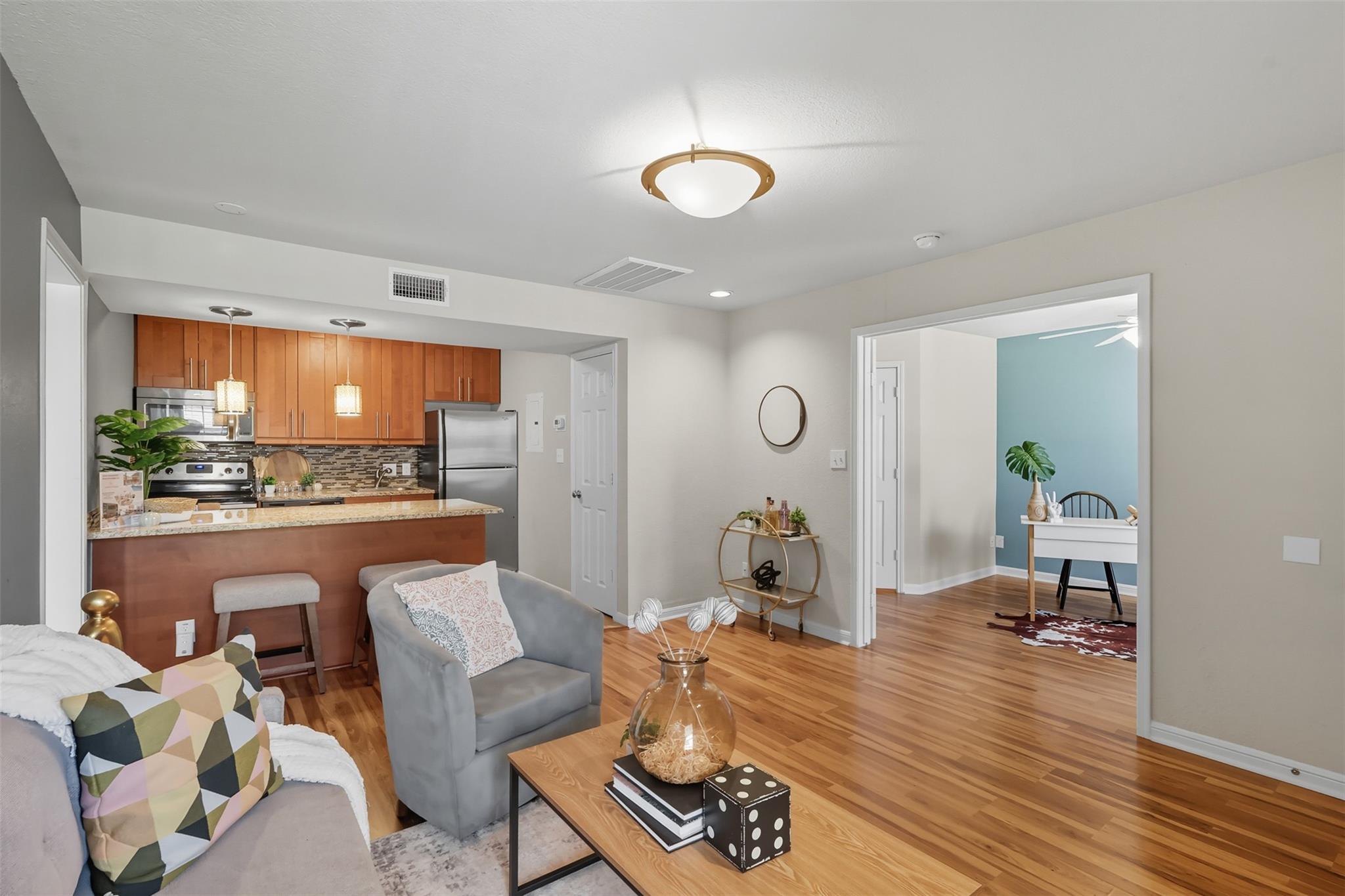 7685 Northcross Dr # 1028, Austin, TX 78757