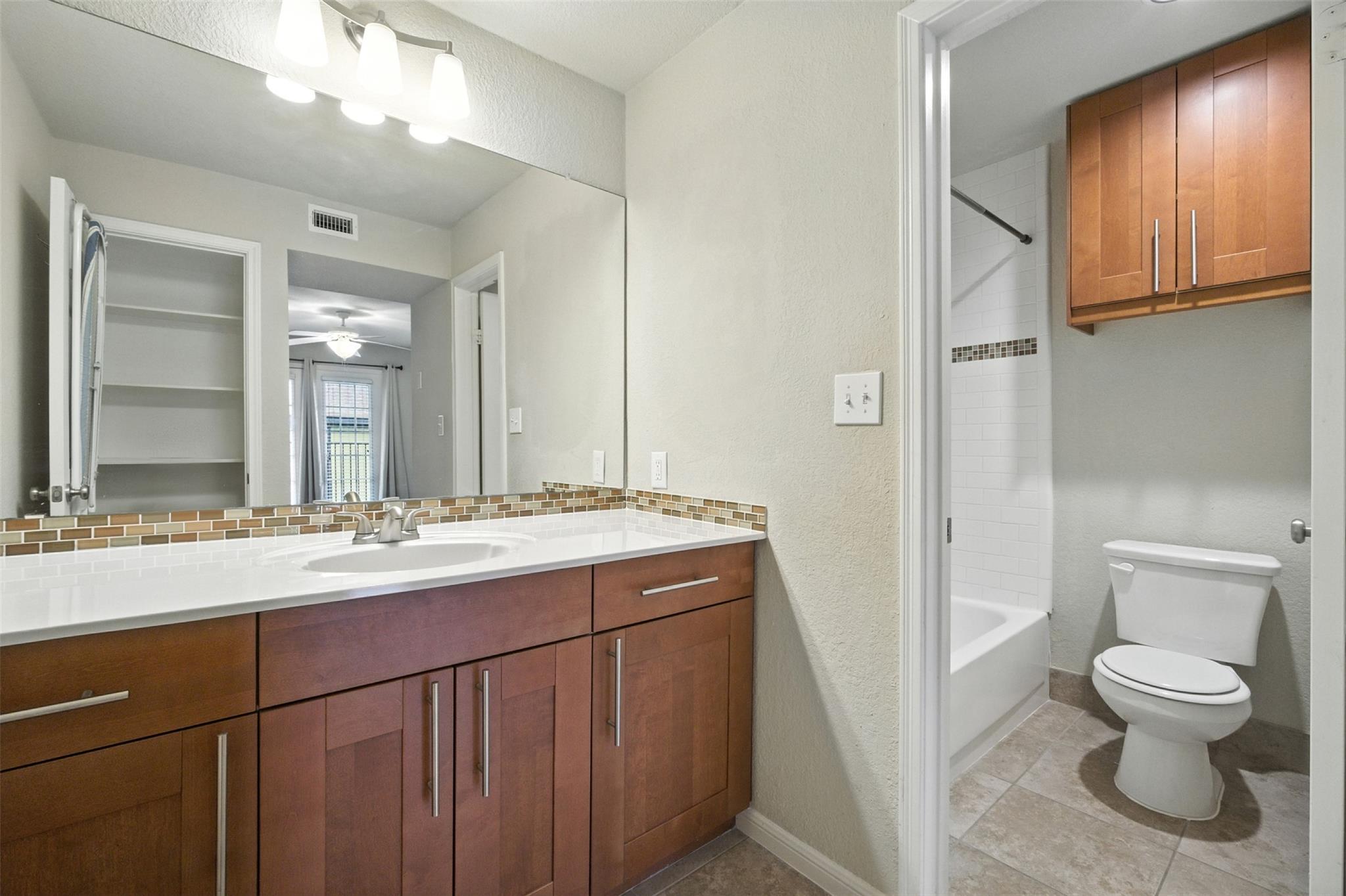 7685 Northcross Dr # 1028, Austin, TX 78757