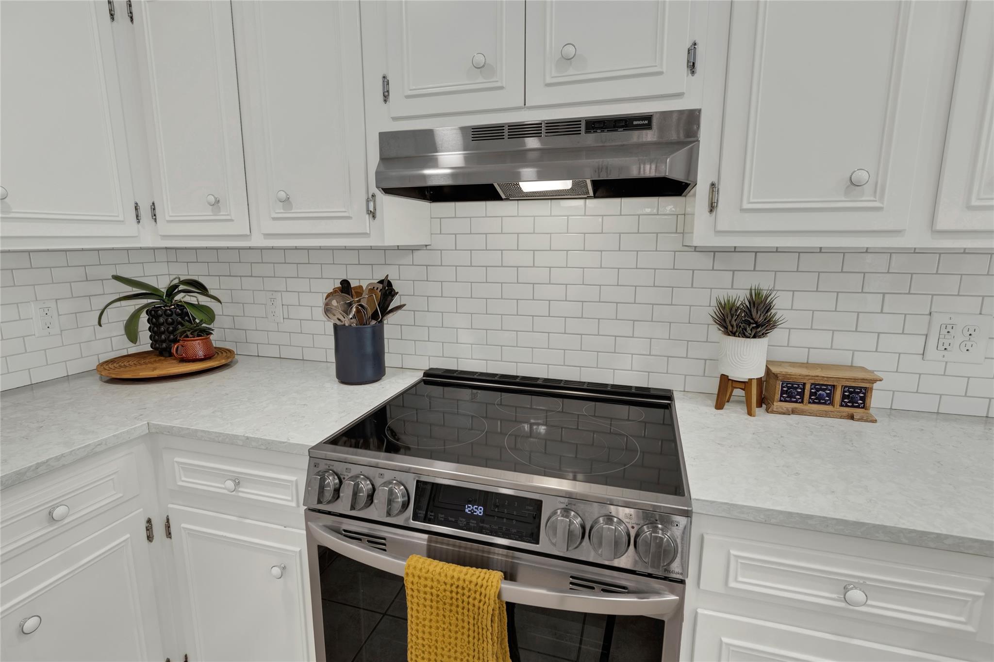 909 Palomino Ln, San Marcos, TX 78666