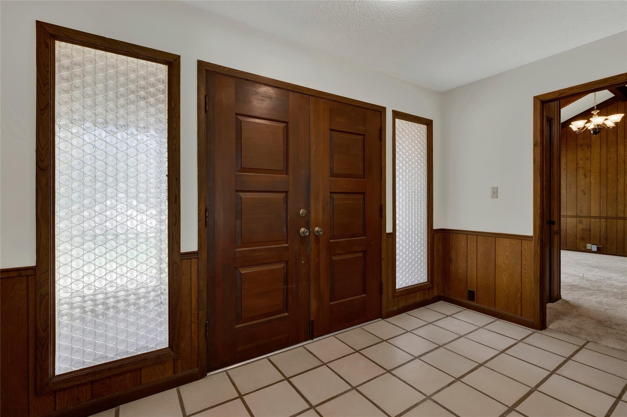 909 Palomino Ln, San Marcos, TX 78666