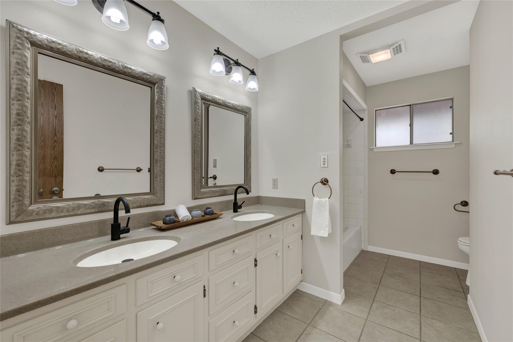 909 Palomino Ln, San Marcos, TX 78666