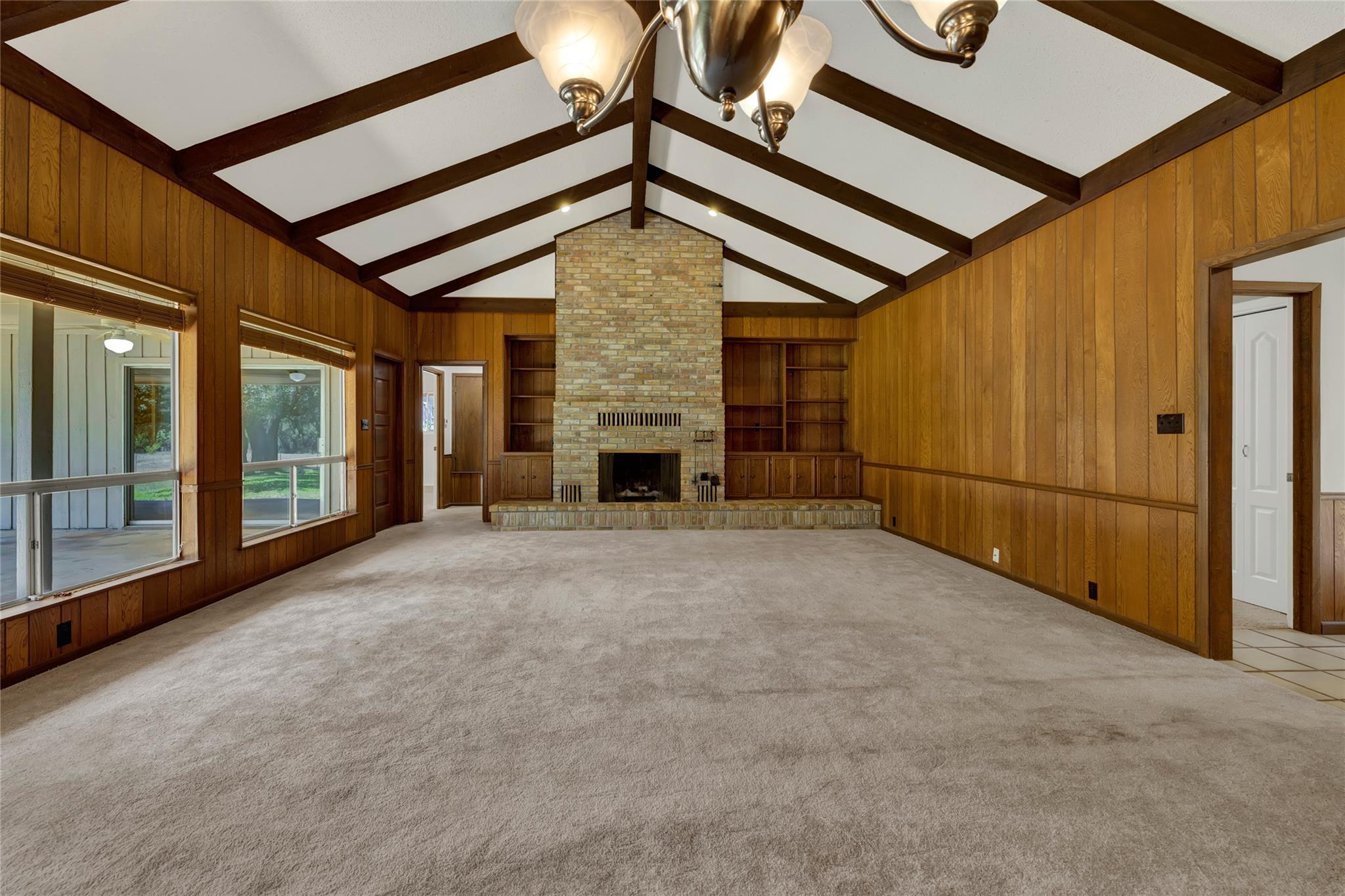 909 Palomino Ln, San Marcos, TX 78666