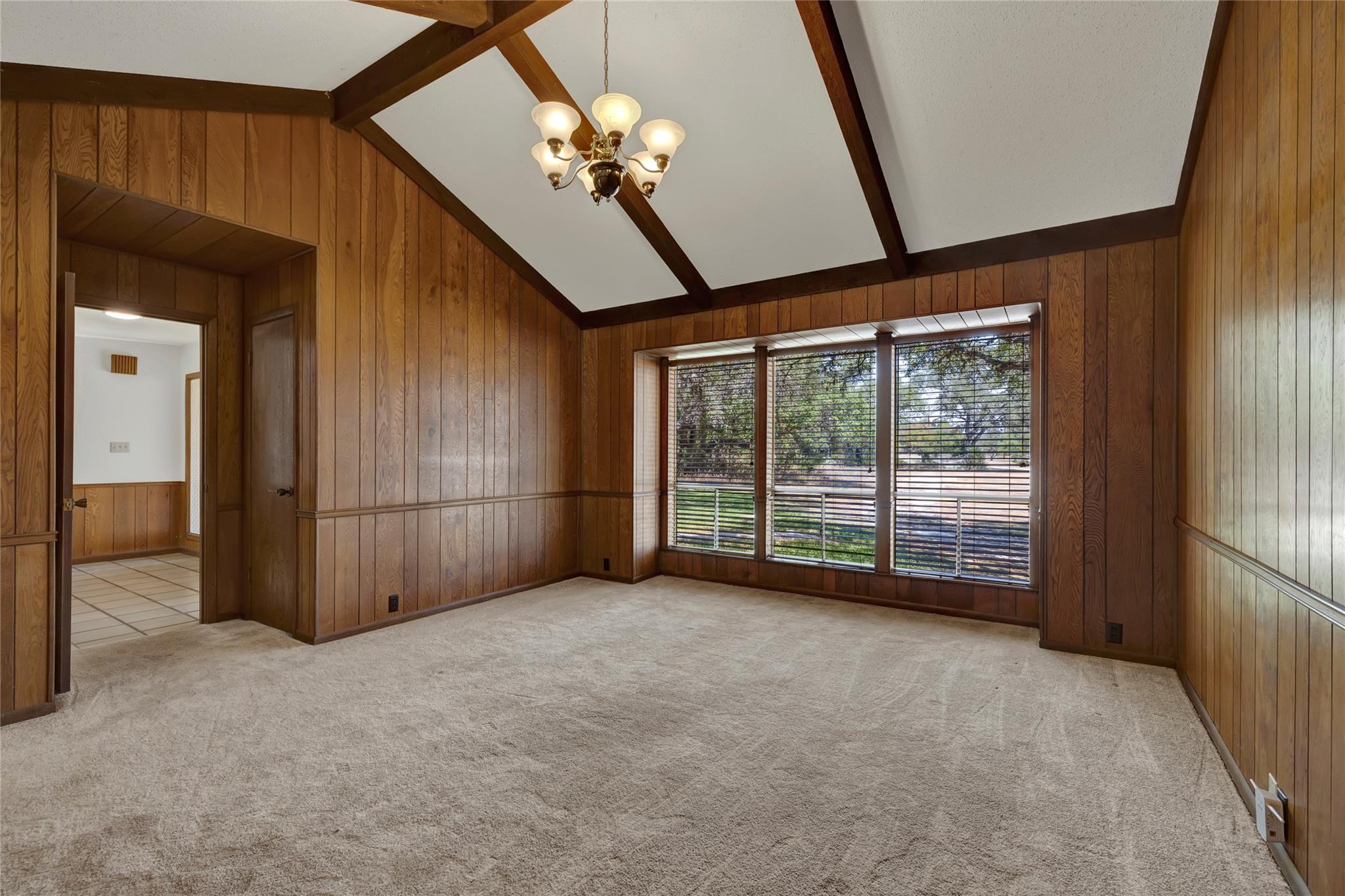 909 Palomino Ln, San Marcos, TX 78666