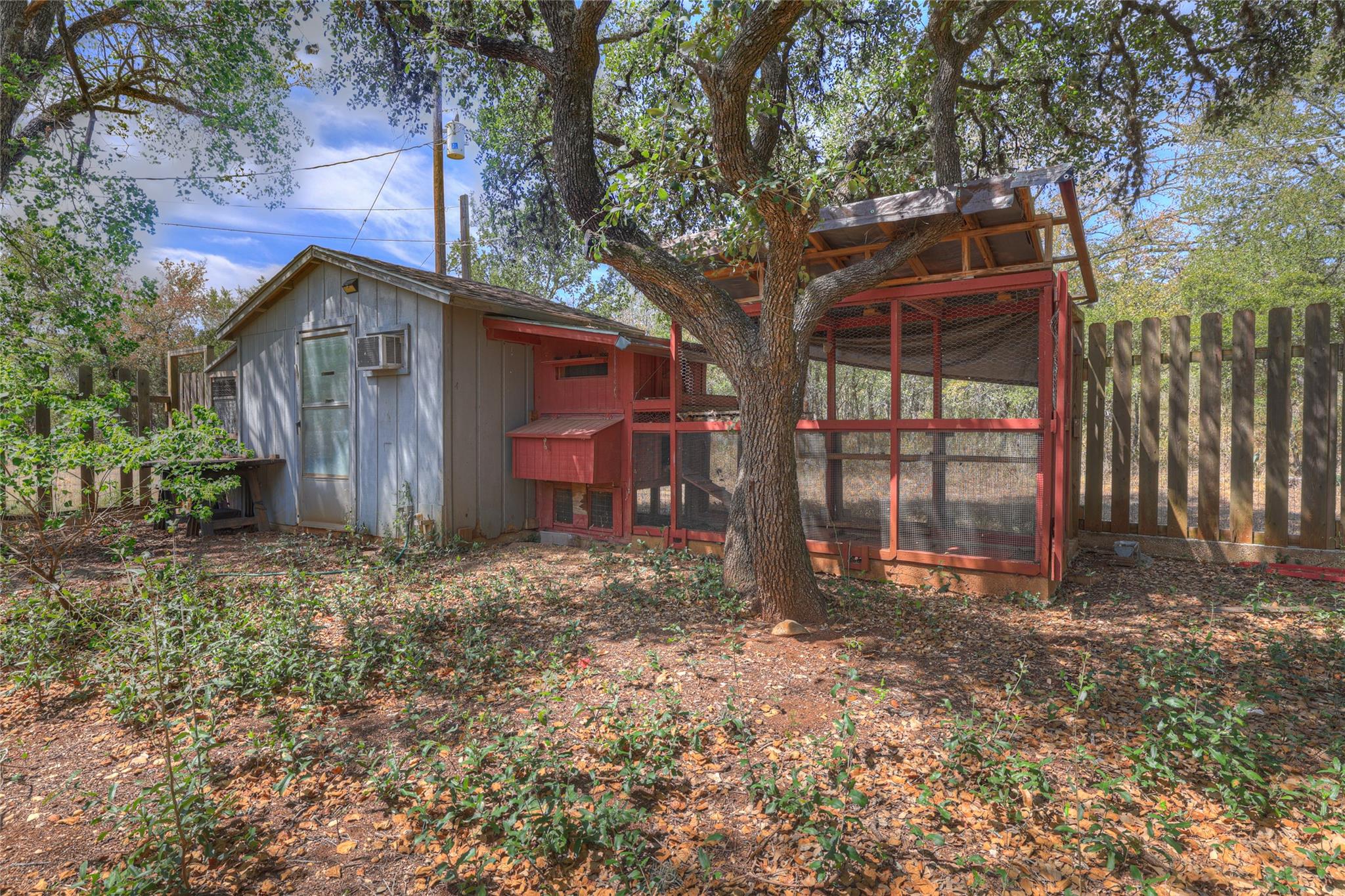 909 Palomino Ln, San Marcos, TX 78666