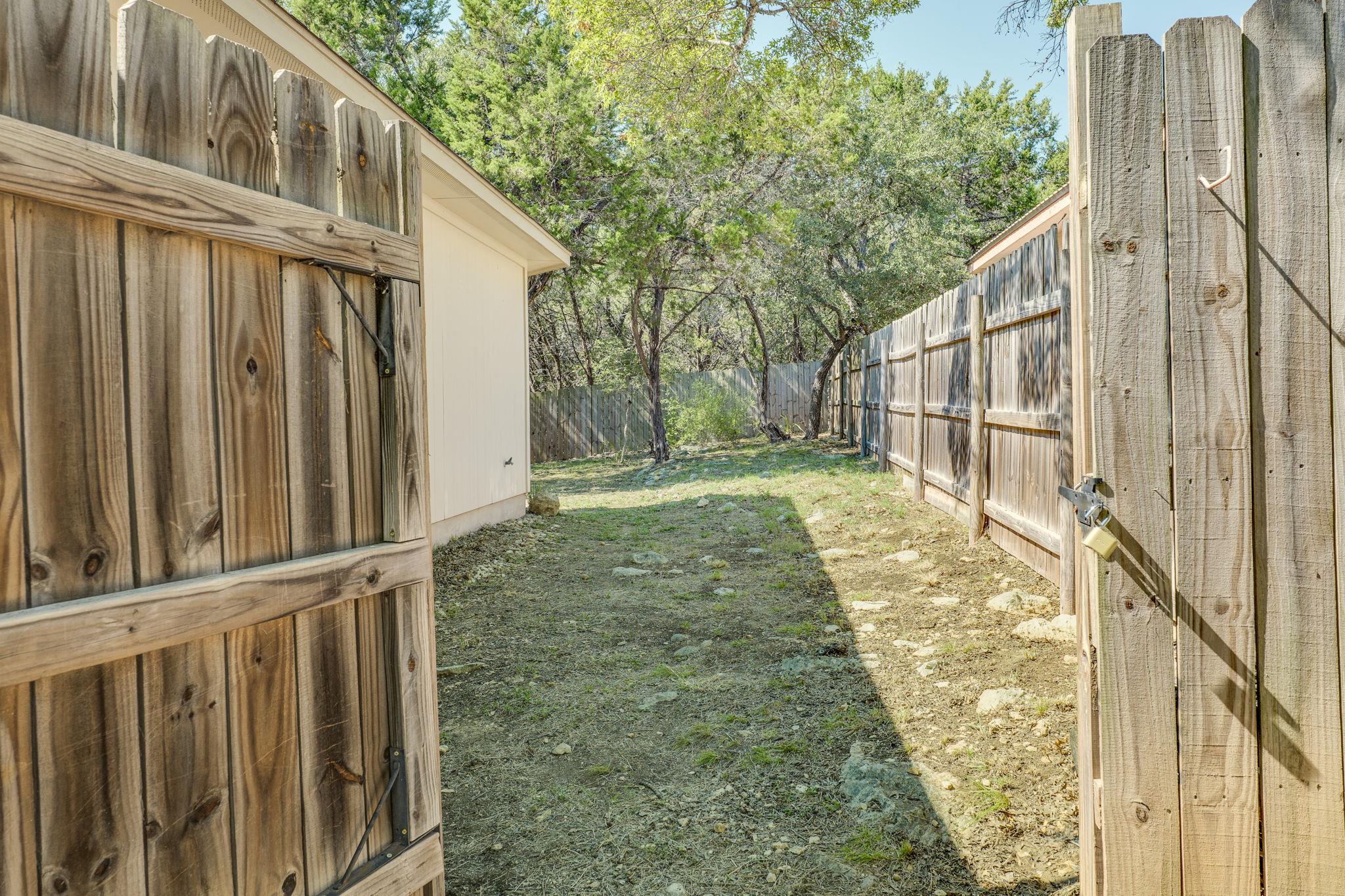 37 Pleasant Valley Rd, Wimberley, TX 78676