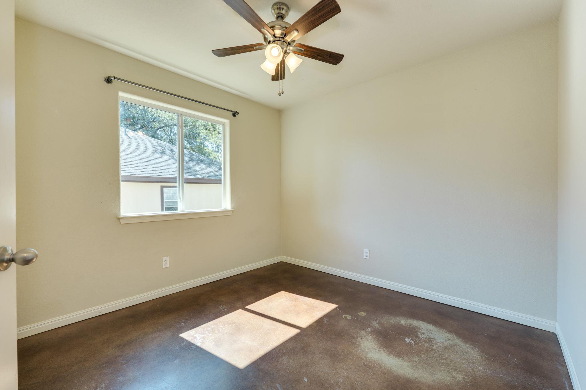 37 Pleasant Valley Rd, Wimberley, TX 78676