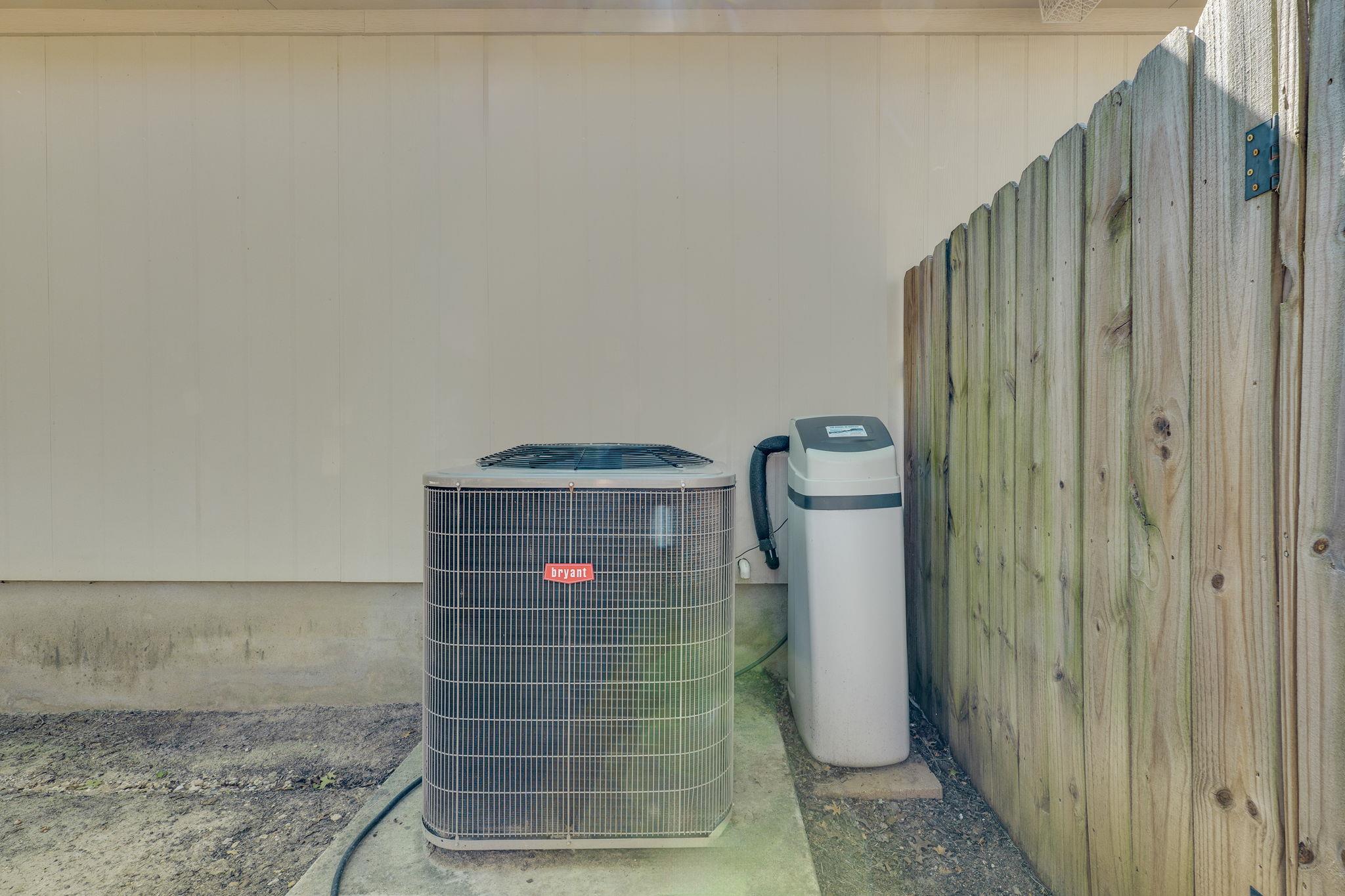 37 Pleasant Valley Rd, Wimberley, TX 78676