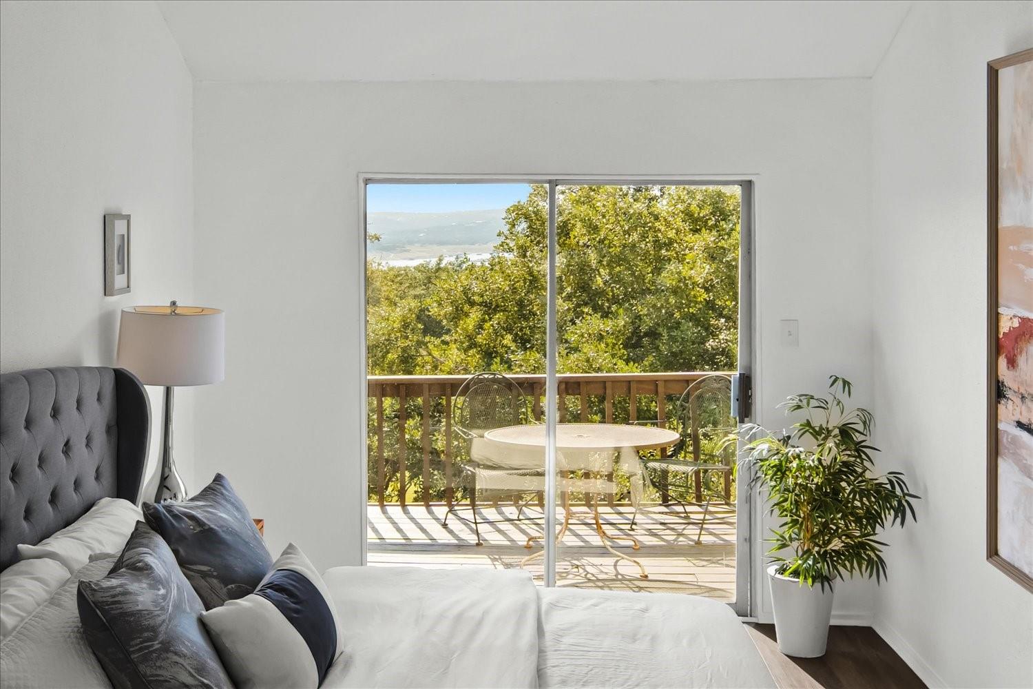 559 Demarett Dr, Point Venture, TX 78645