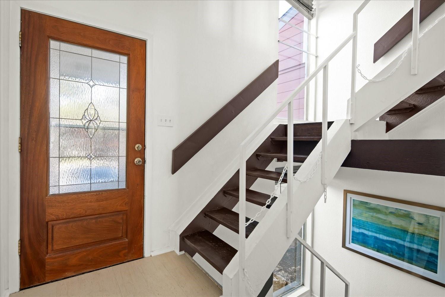 559 Demarett Dr, Point Venture, TX 78645