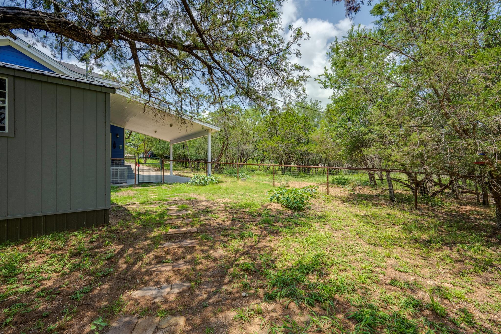 719 Birch Ln, Cottonwood Shores, TX 78657