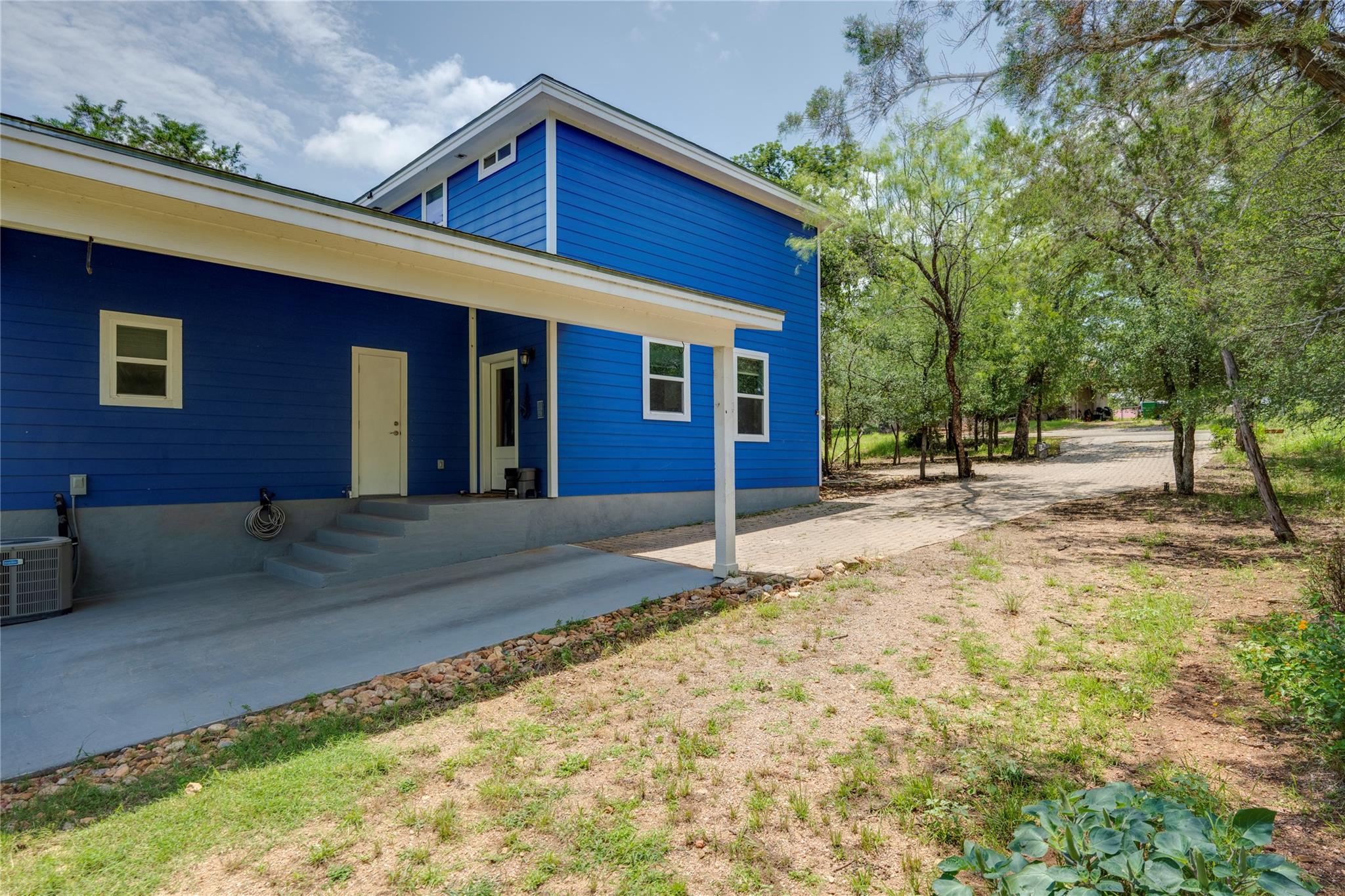 719 Birch Ln, Cottonwood Shores, TX 78657