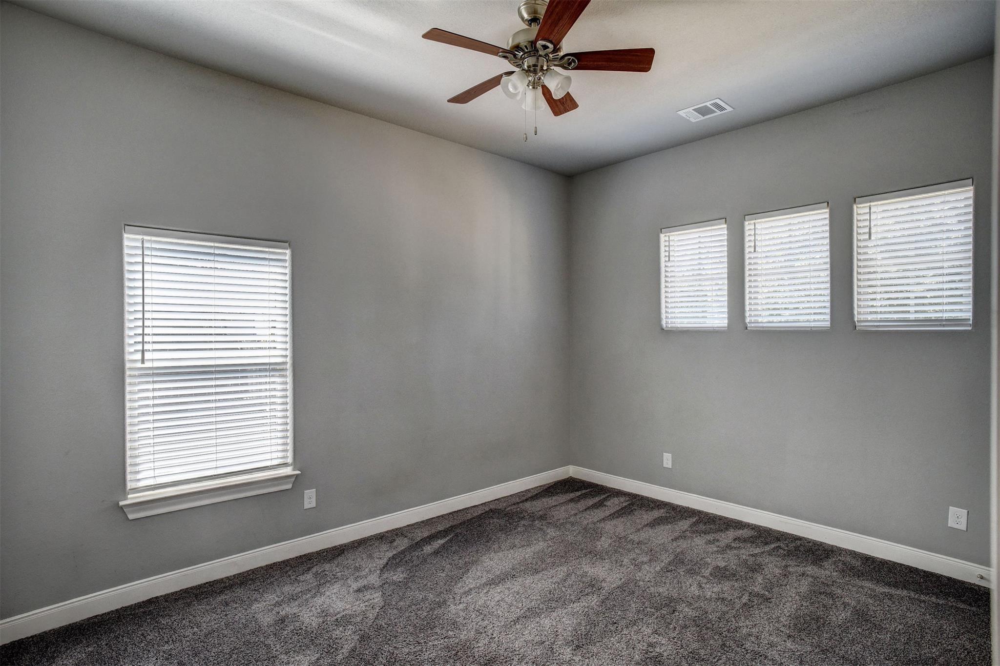 240 Keawakapu Dr, Bastrop, TX 78602