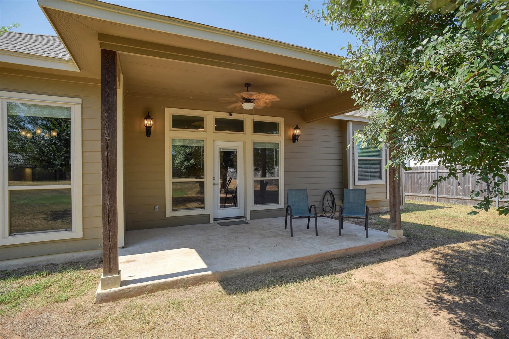 240 Keawakapu Dr, Bastrop, TX 78602