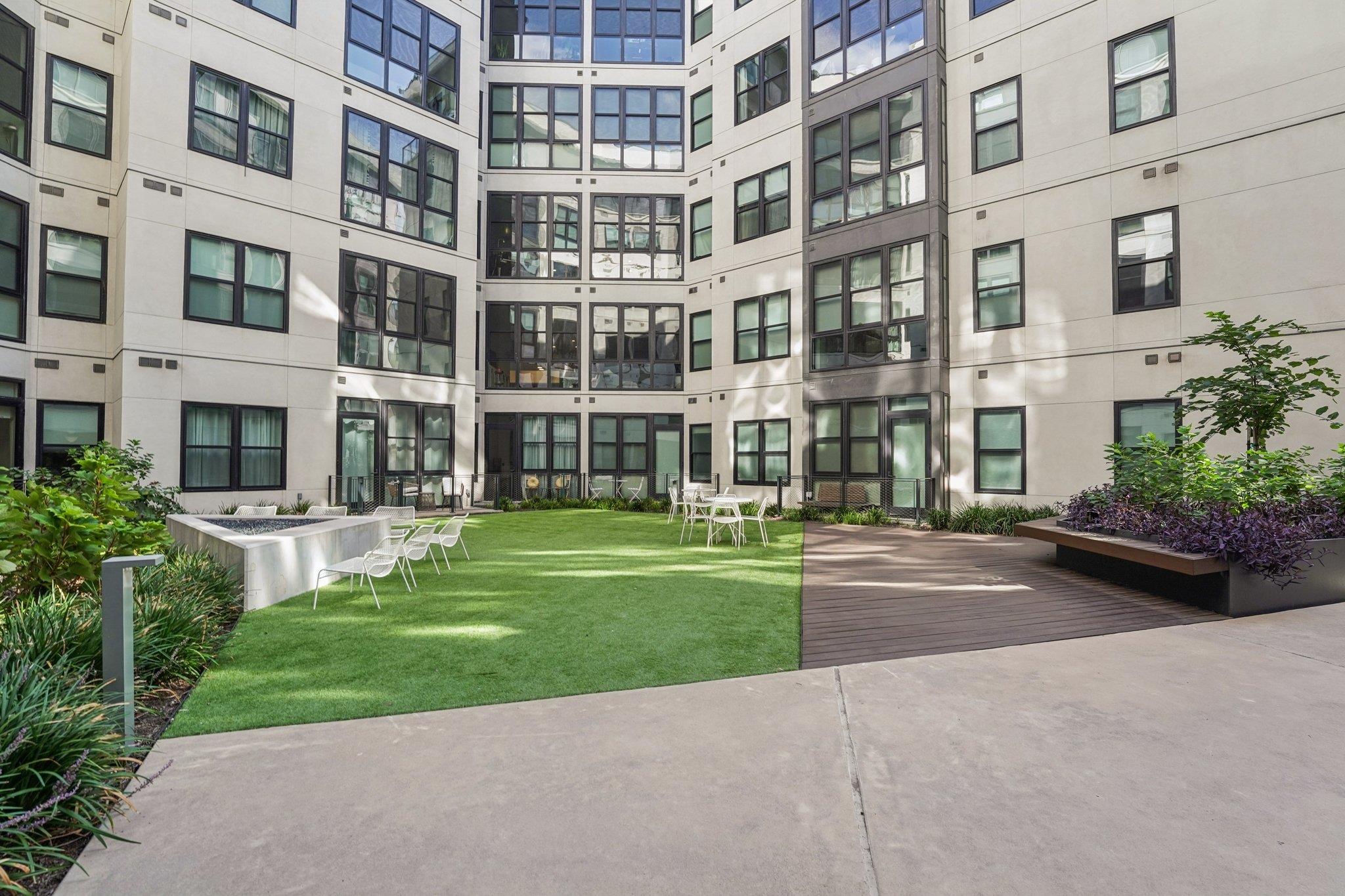 800 Embassy Dr # 429, Austin, TX 78702