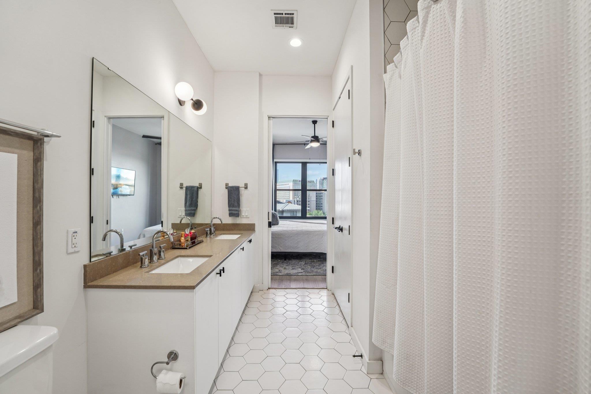 800 Embassy Dr # 429, Austin, TX 78702