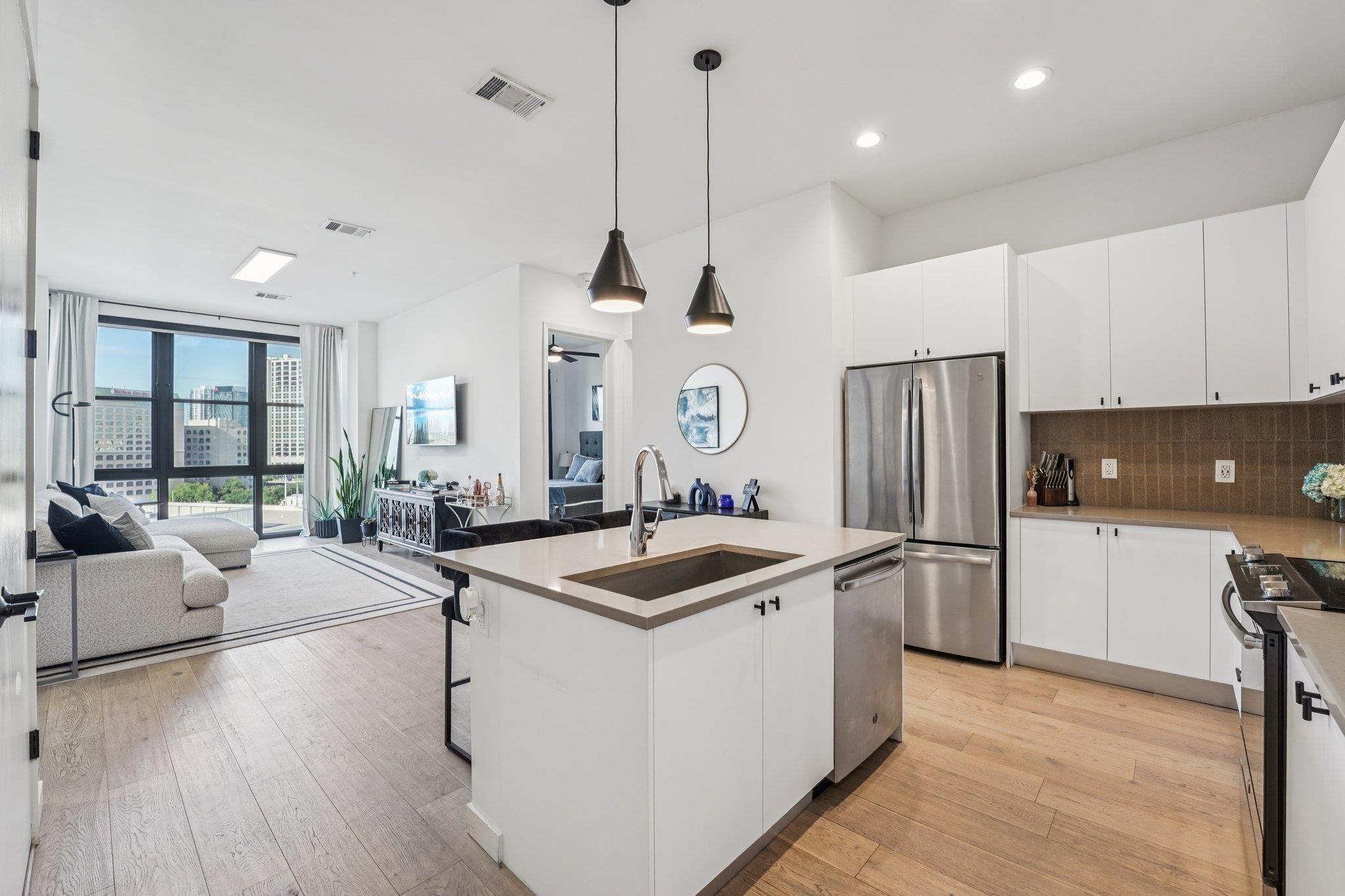 800 Embassy Dr # 429, Austin, TX 78702