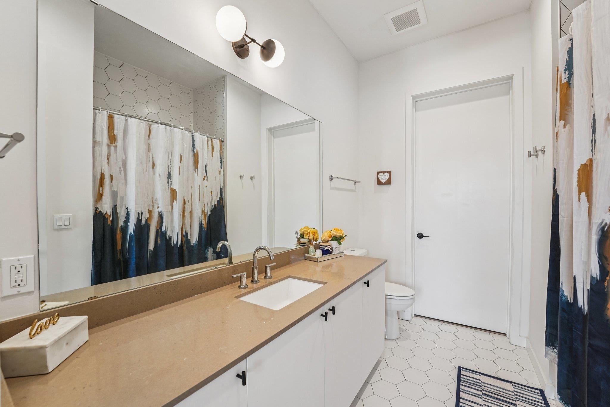 800 Embassy Dr # 429, Austin, TX 78702