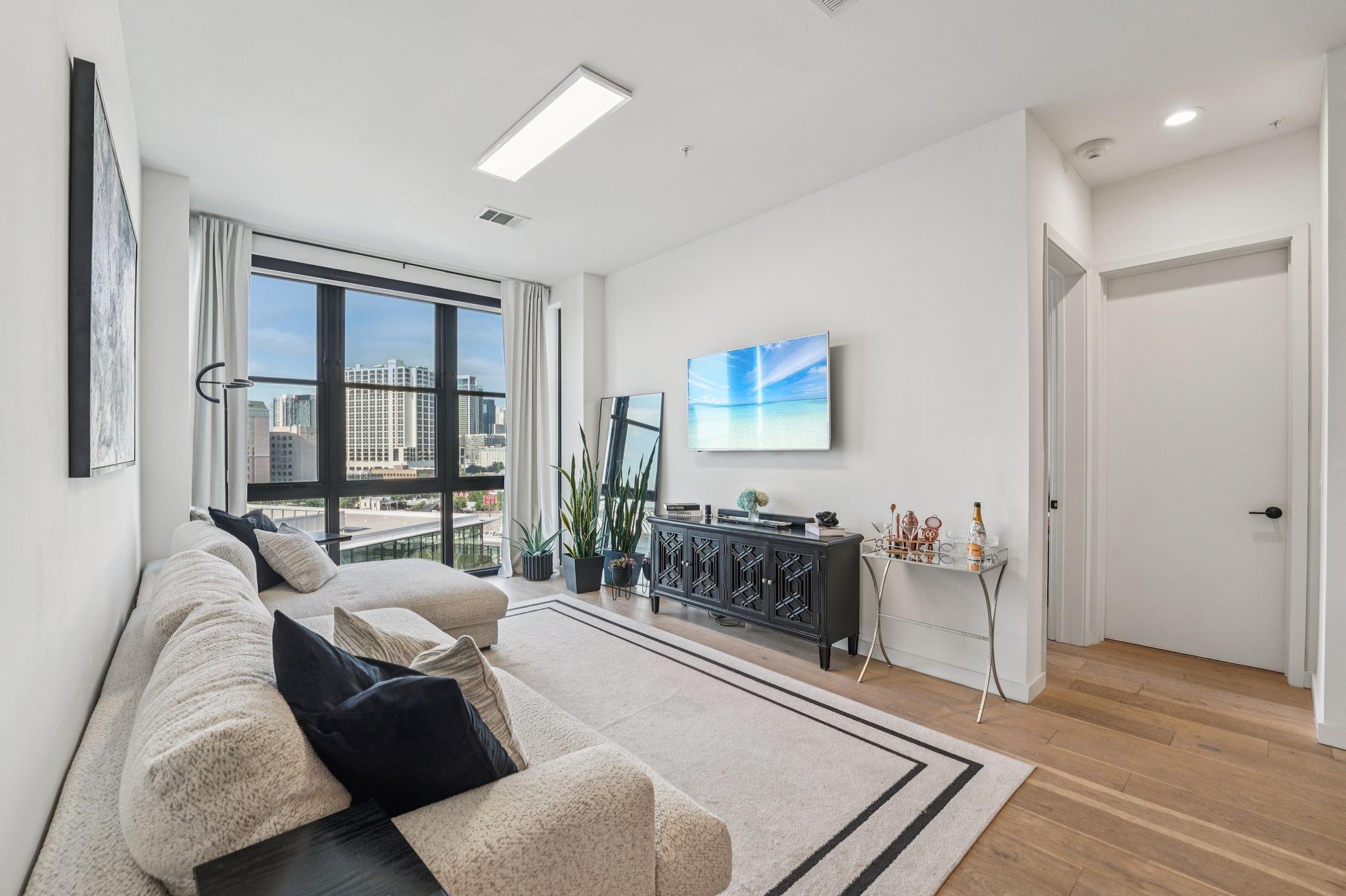 800 Embassy Dr # 429, Austin, TX 78702