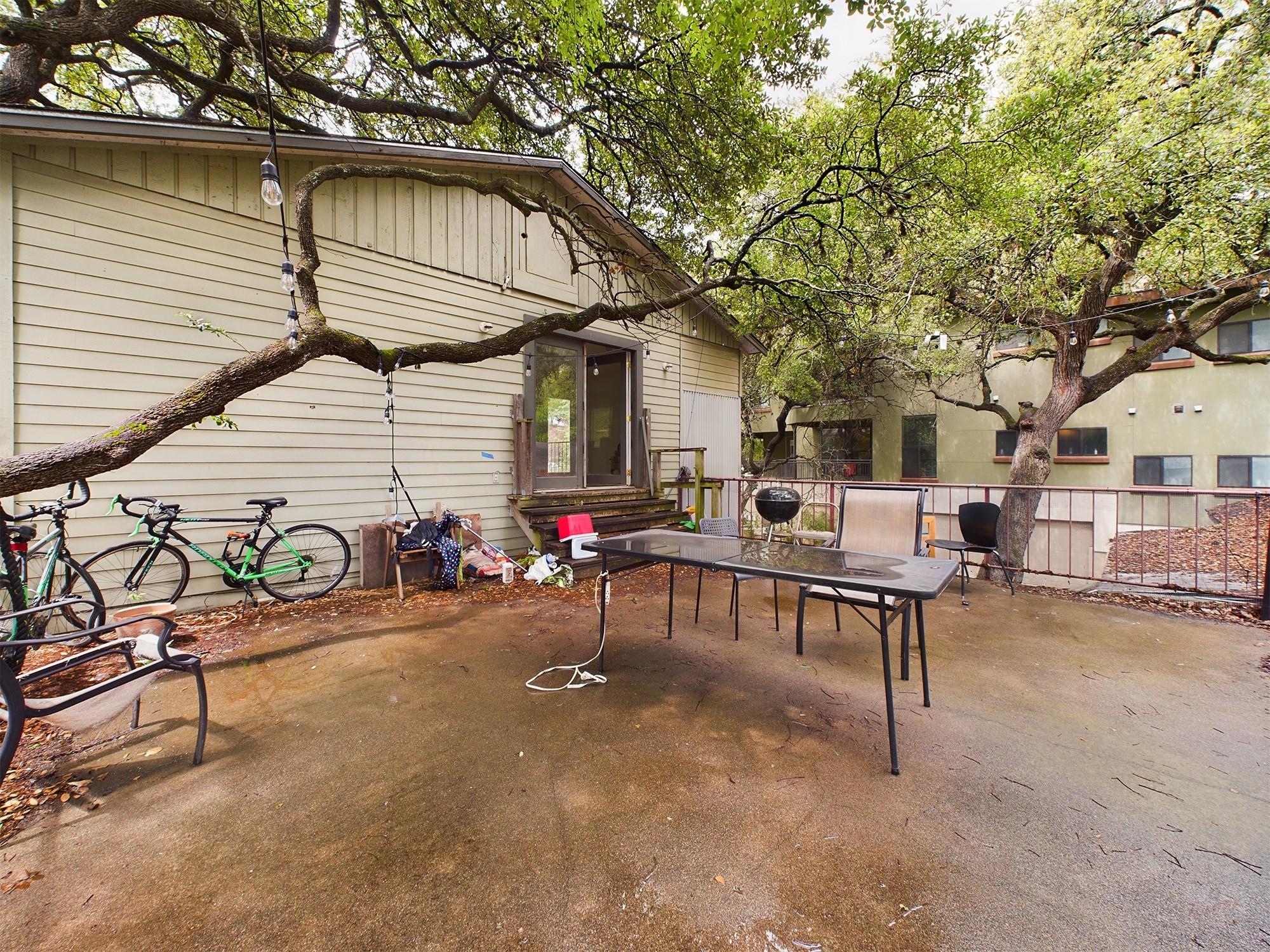 915 Keith Ln # 104, Austin, TX 78705