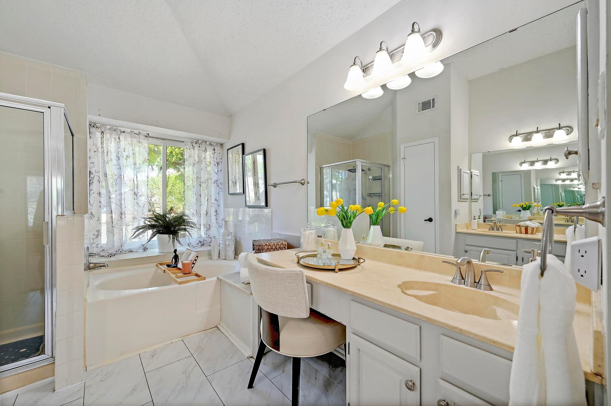 11601 Forest Rain, Live Oak, TX 78233