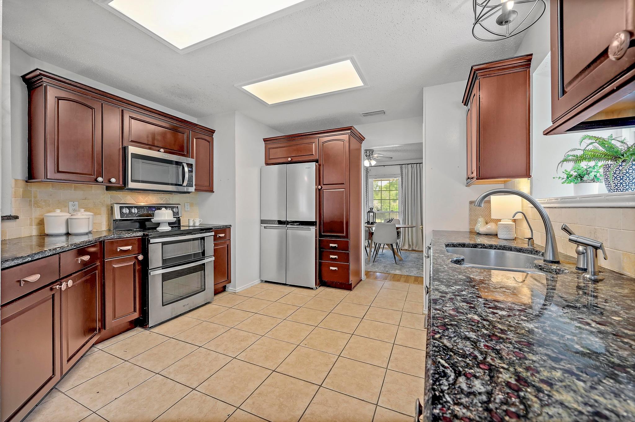 11601 Forest Rain, Live Oak, TX 78233