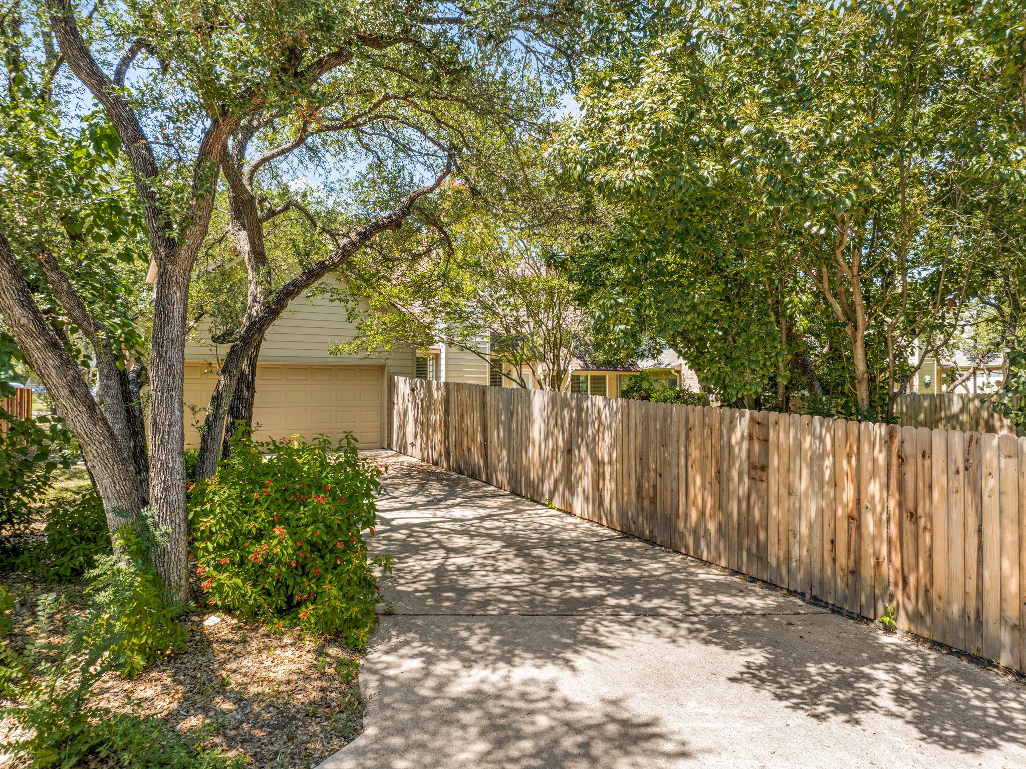 516 Oakwood Blvd, Round Rock, TX 78681