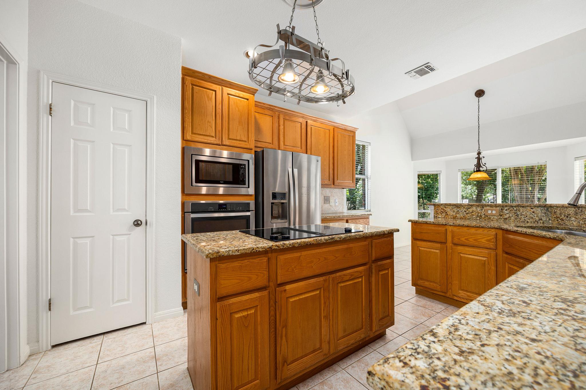 516 Oakwood Blvd, Round Rock, TX 78681