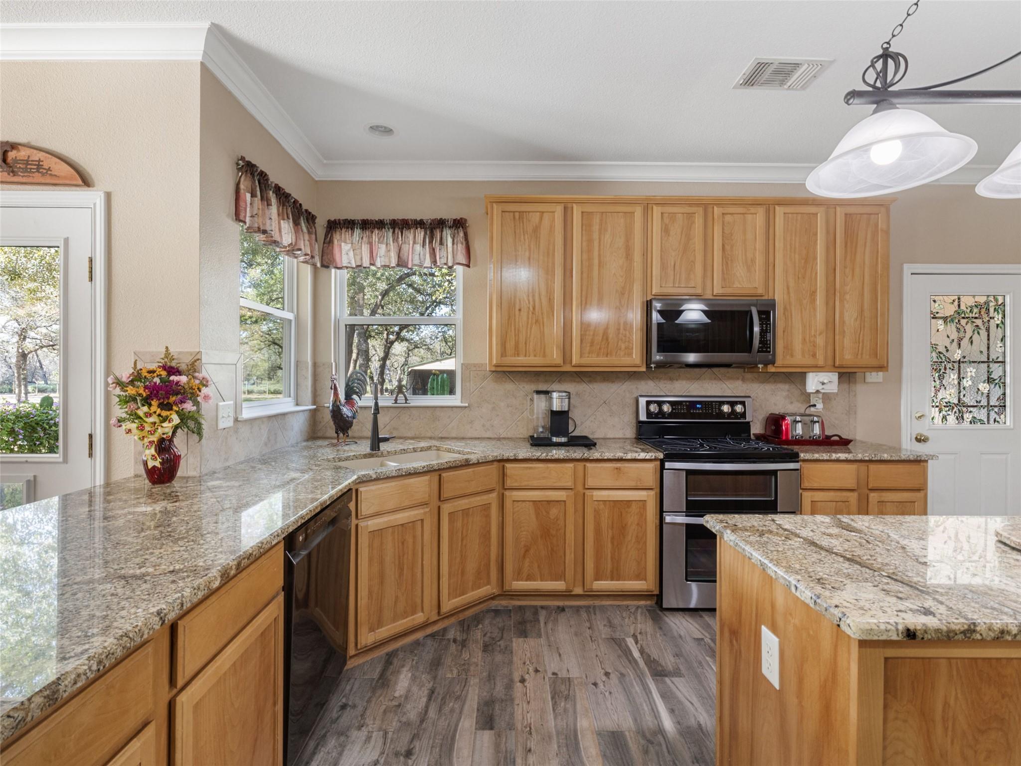 1010 Wild Flower, Floresville, TX 78114