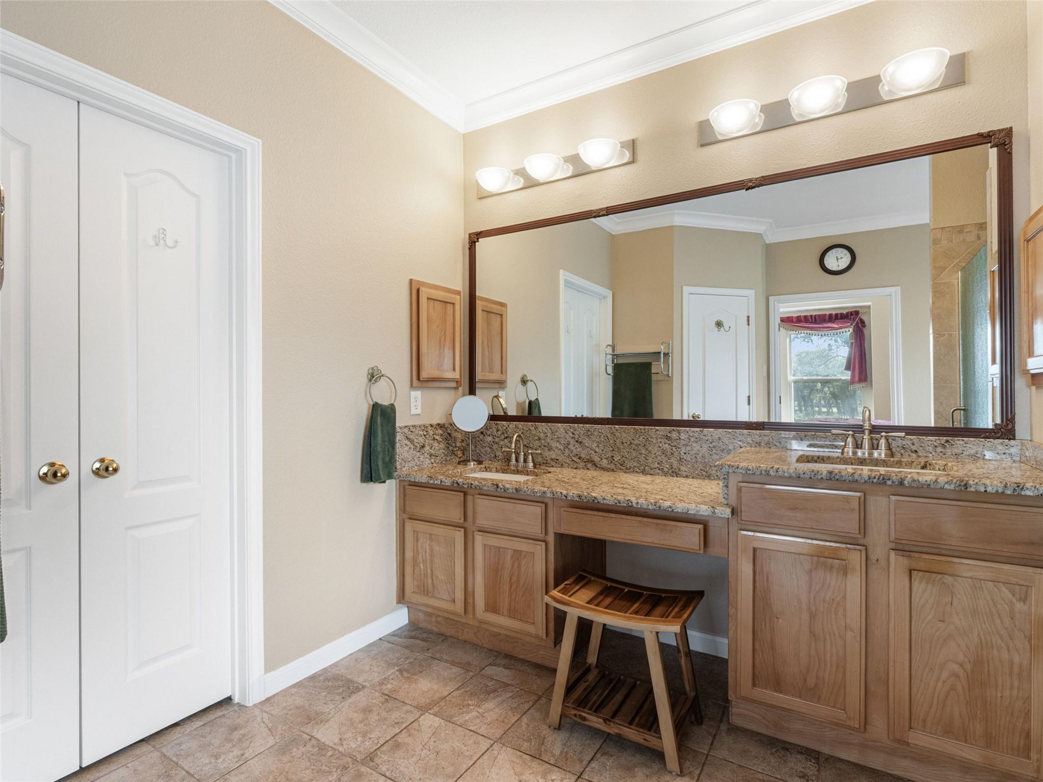 1010 Wild Flower, Floresville, TX 78114